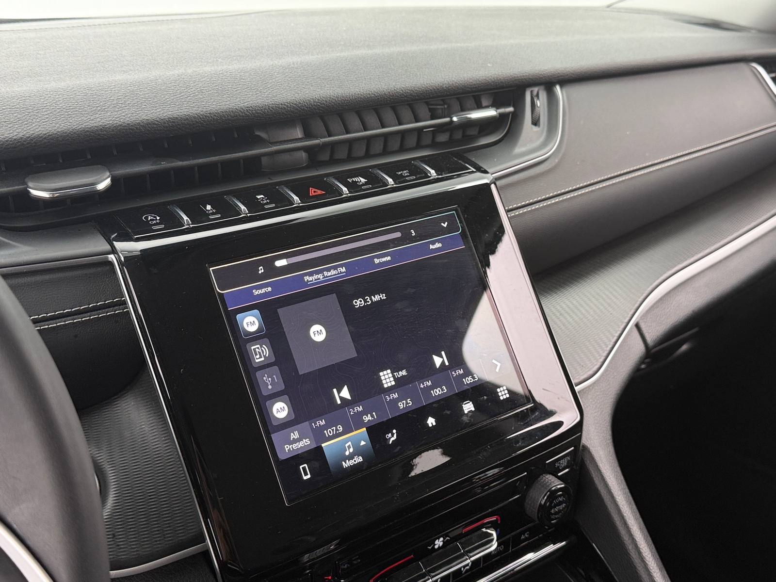 Thumbnail: 2023 Jeep Grand Cherokee L - 4