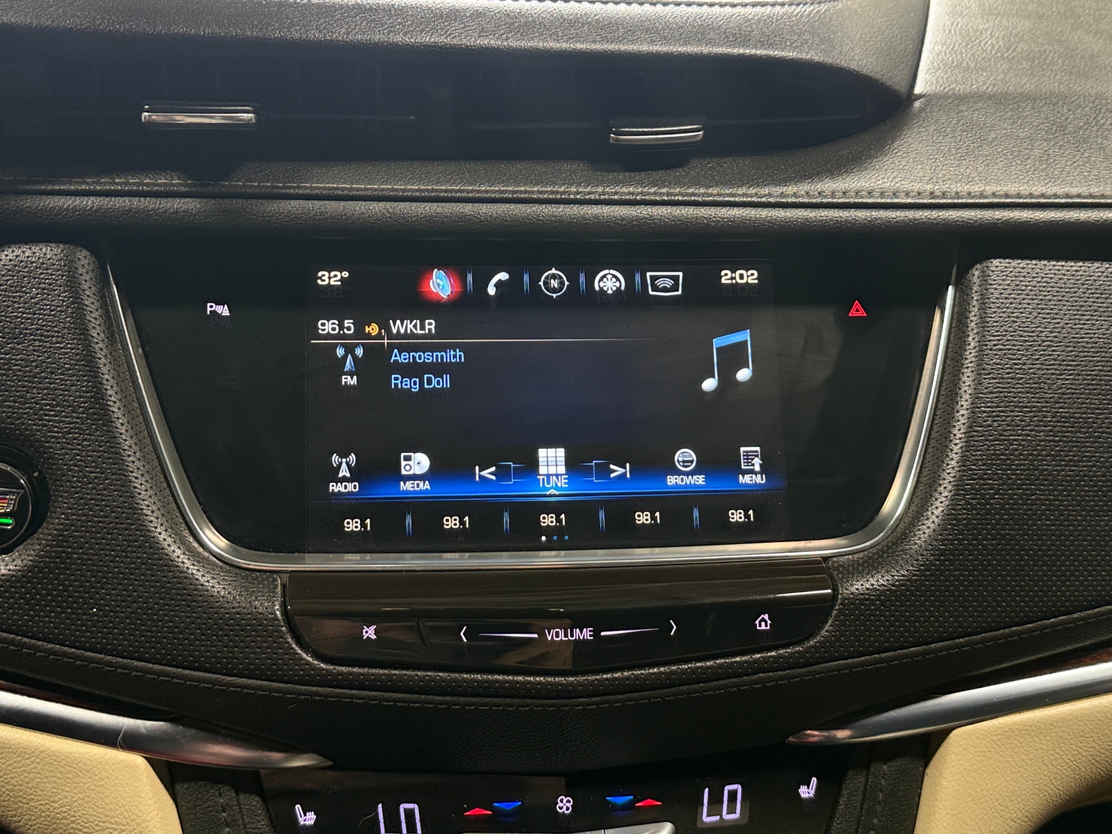 Thumbnail: 2017 Cadillac XT5 - 3