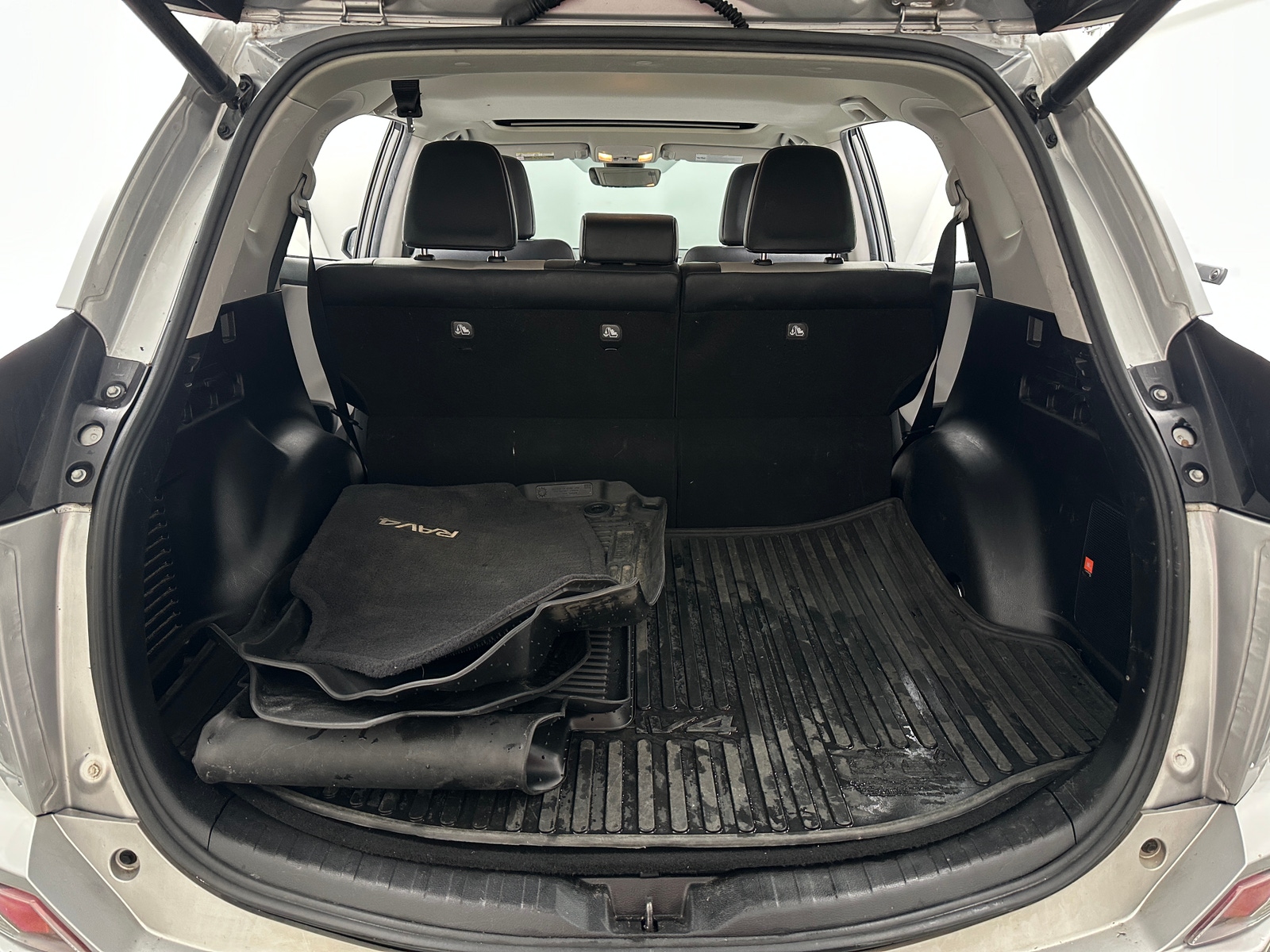 Thumbnail: 2018 Toyota RAV4 - 6