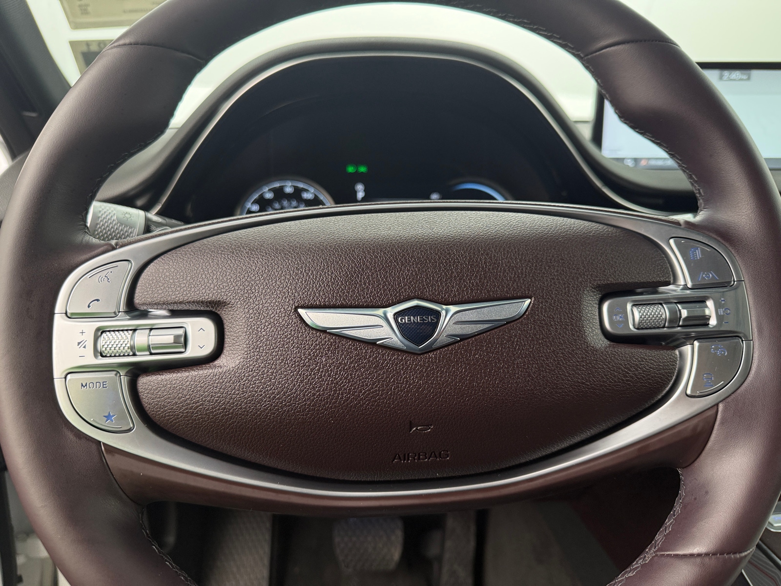 Thumbnail: 2025 Genesis GV70 - 4