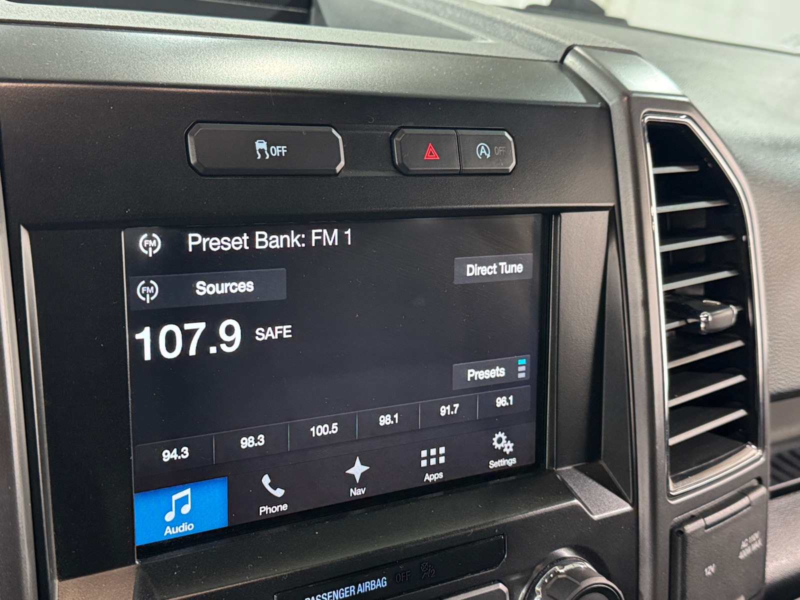 Thumbnail: 2017 Ford Econoline - 4