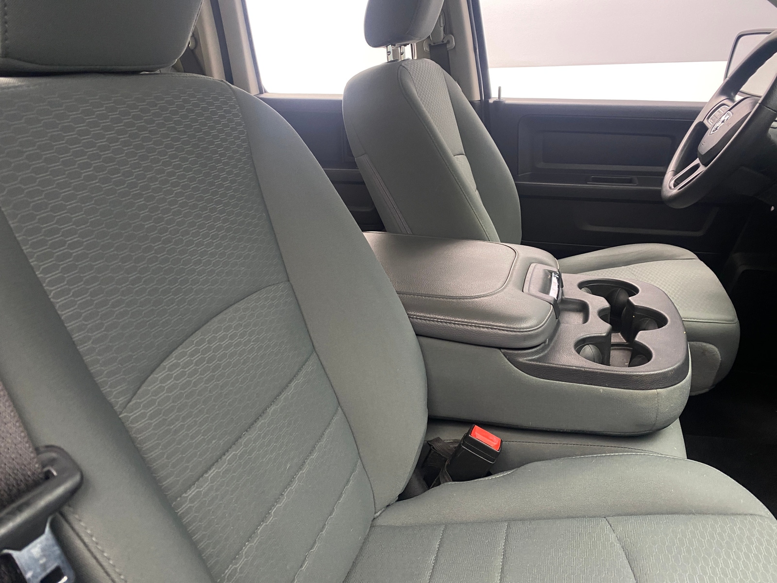 Thumbnail: 2020 RAM 1500 Classic - 2