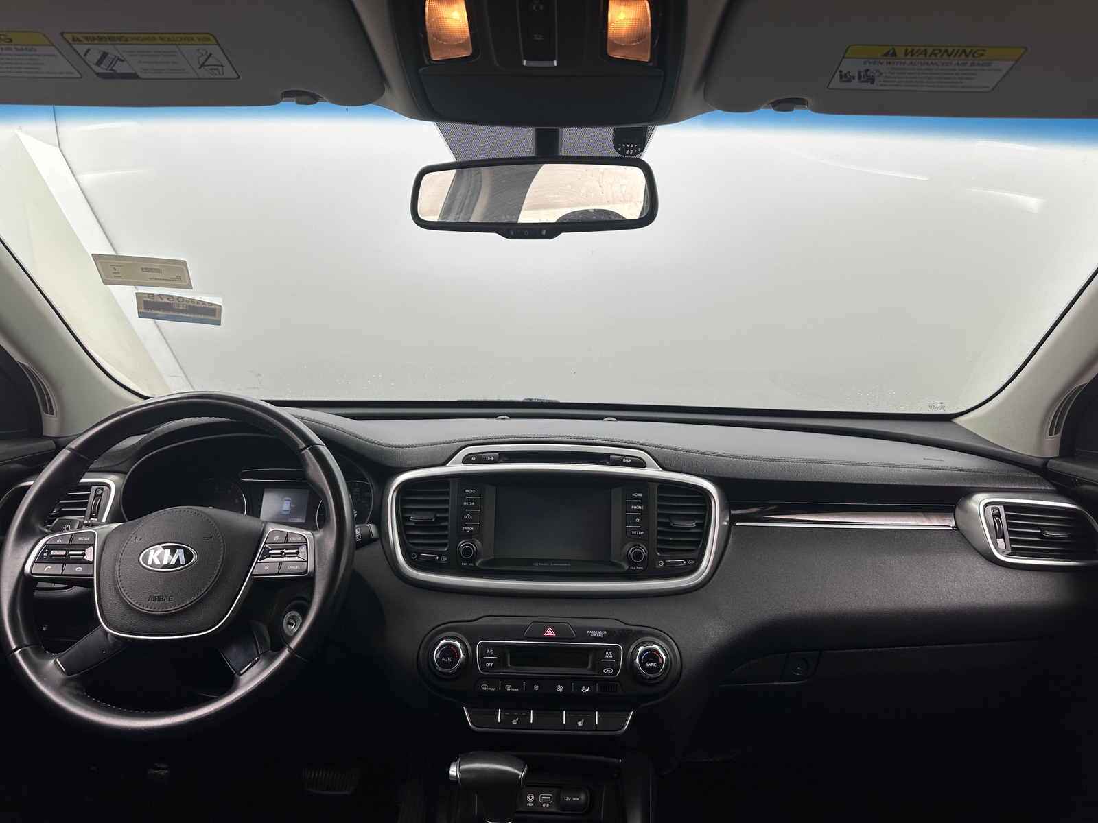 Thumbnail: 2019 Kia Sorento - 3