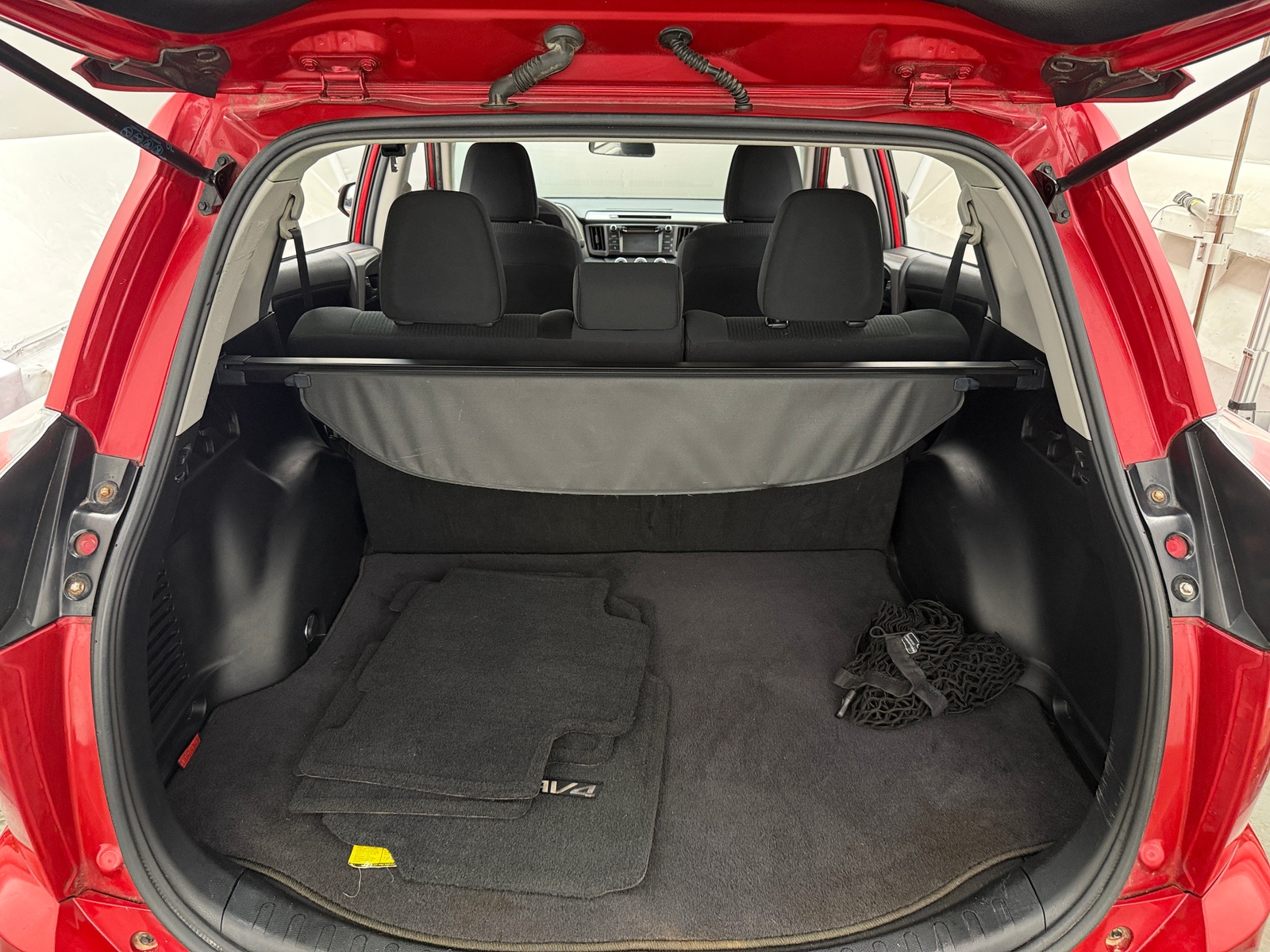 Thumbnail: 2016 Toyota RAV4 - 7