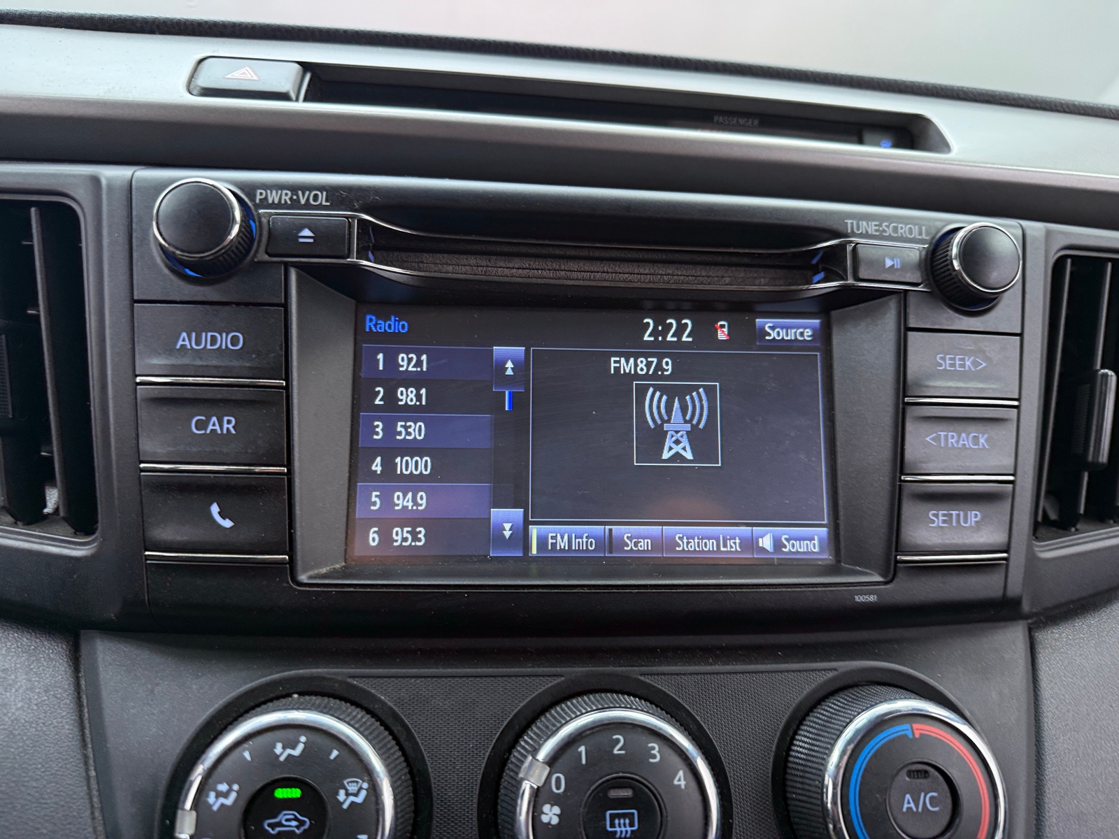 Thumbnail: 2016 Toyota RAV4 - 4