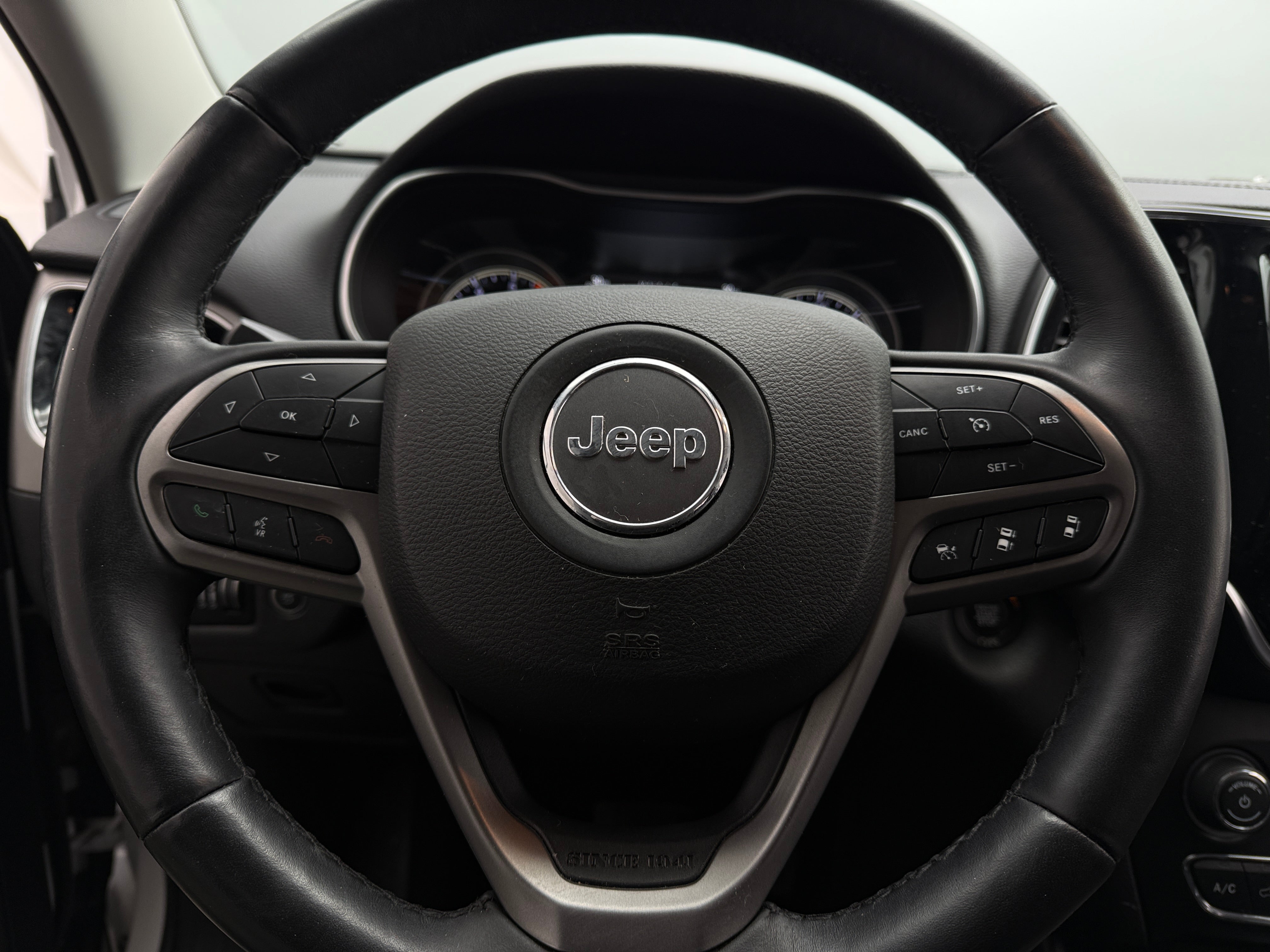 Thumbnail: 2019 Jeep Cherokee - 4