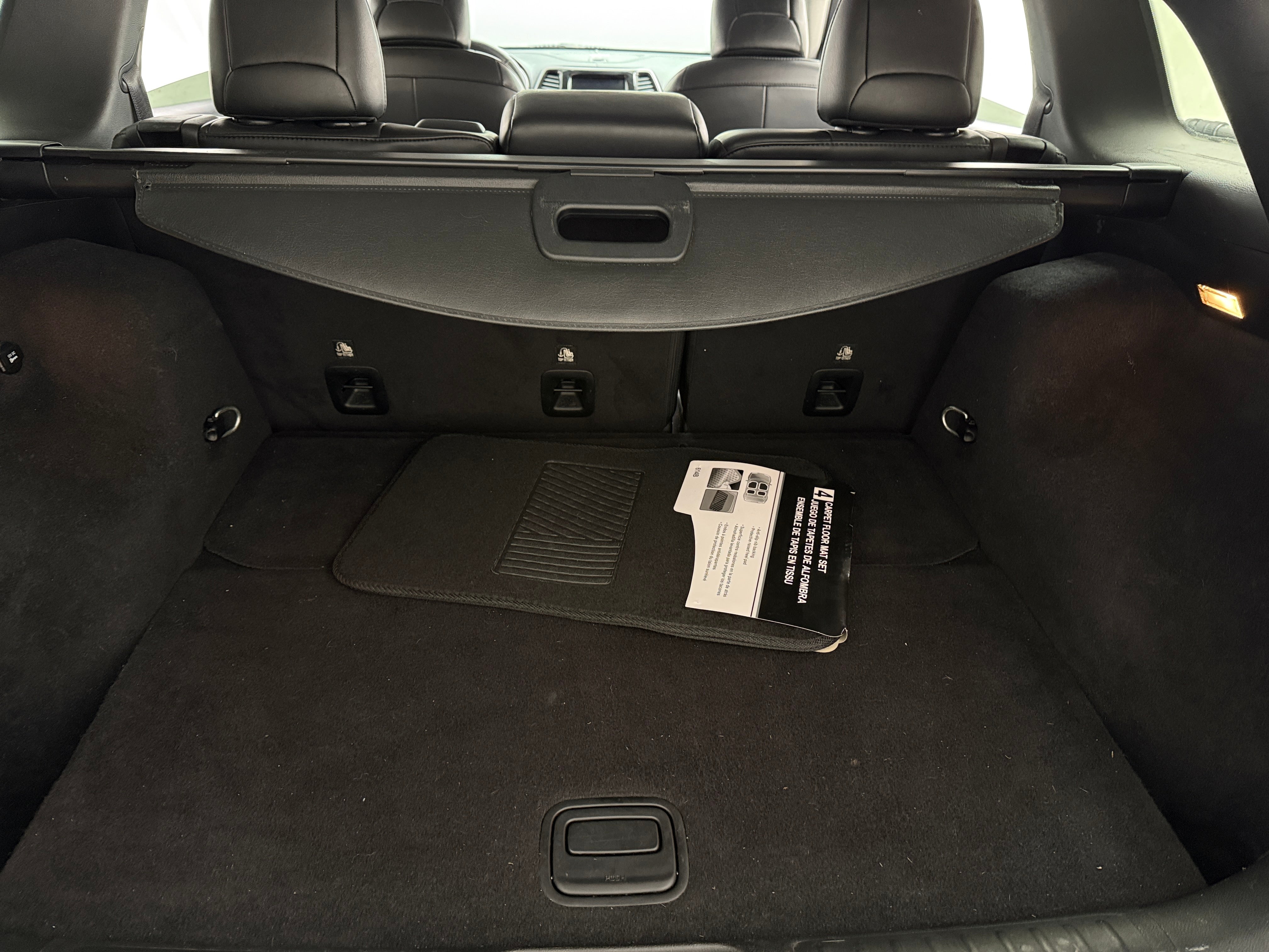 Thumbnail: 2019 Jeep Cherokee - 6