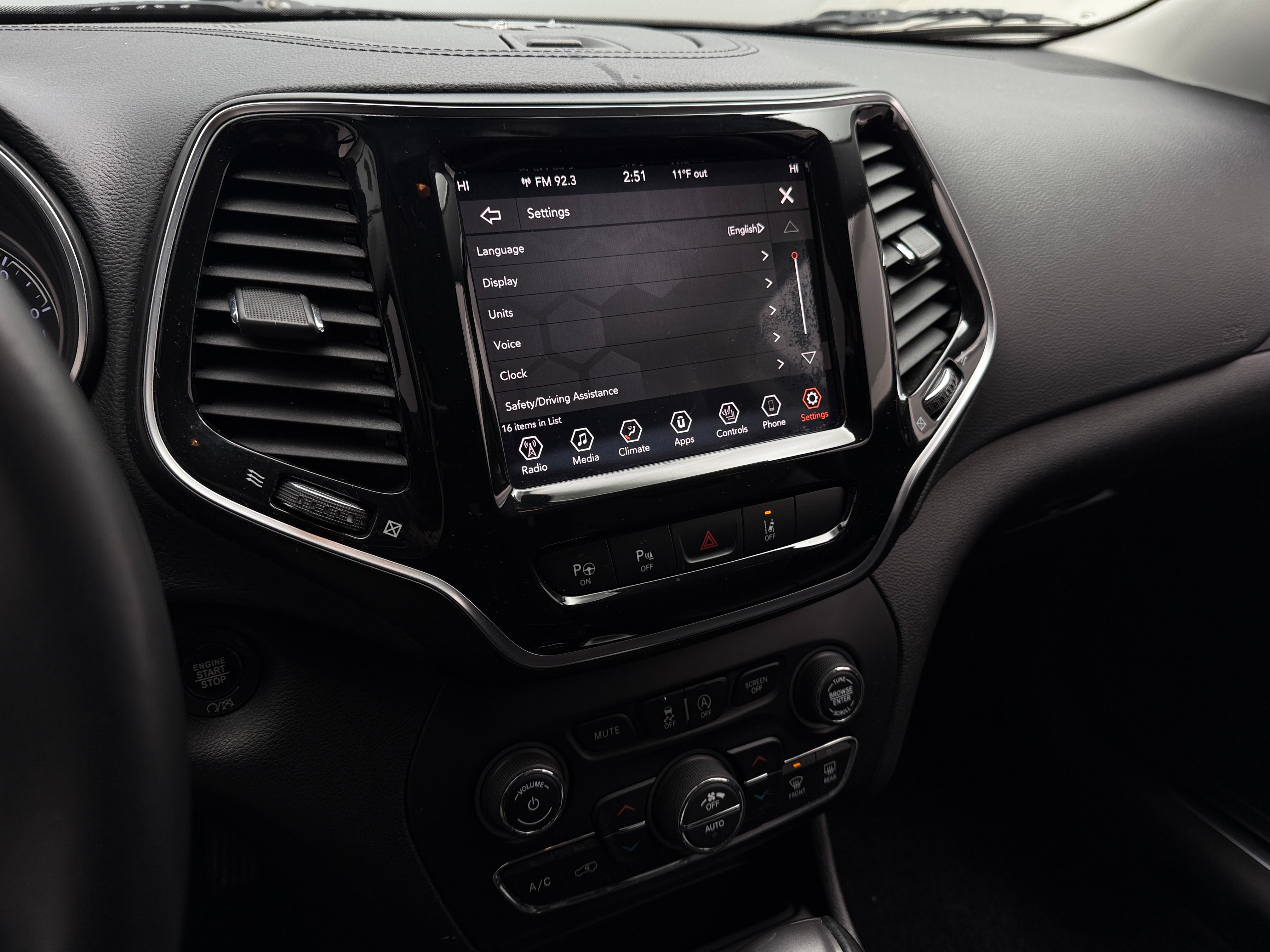 Thumbnail: 2019 Jeep Cherokee - 3