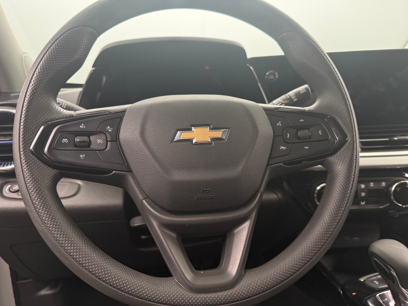 Thumbnail: 2025 Chevrolet Trax - 5