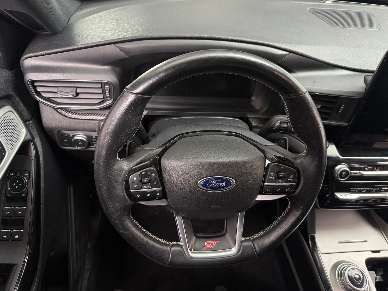 Thumbnail: 2022 Ford Explorer - 4