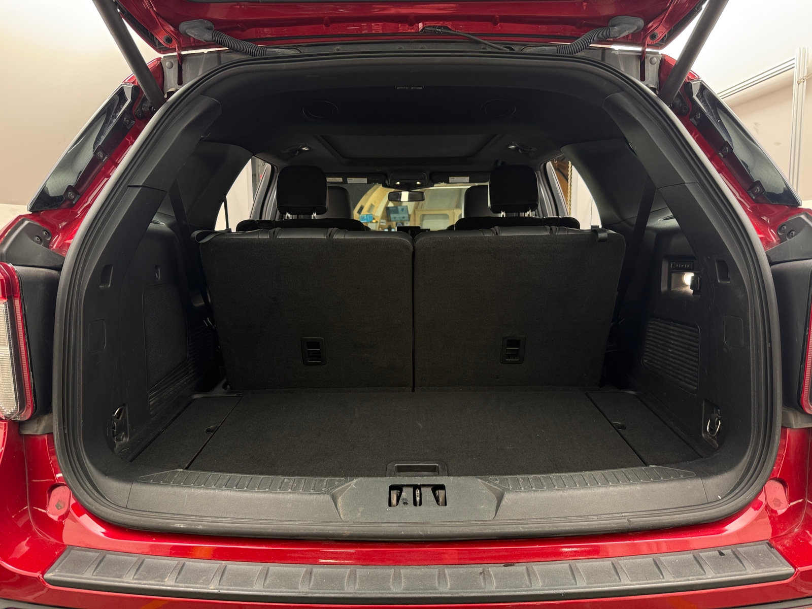 Thumbnail: 2022 Ford Explorer - 6