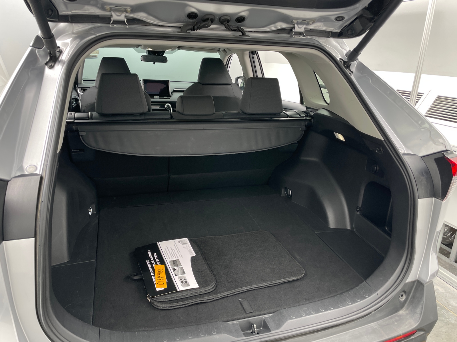 Thumbnail: 2025 Toyota RAV4 - 7