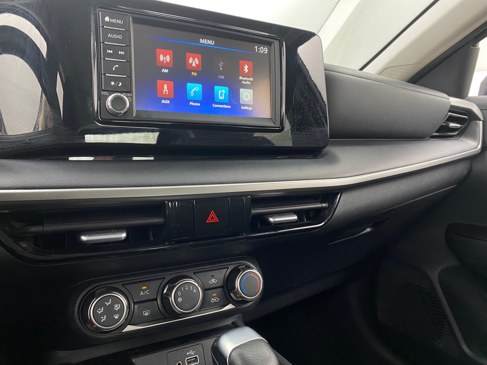 Thumbnail: 2025 Nissan Kicks - 4