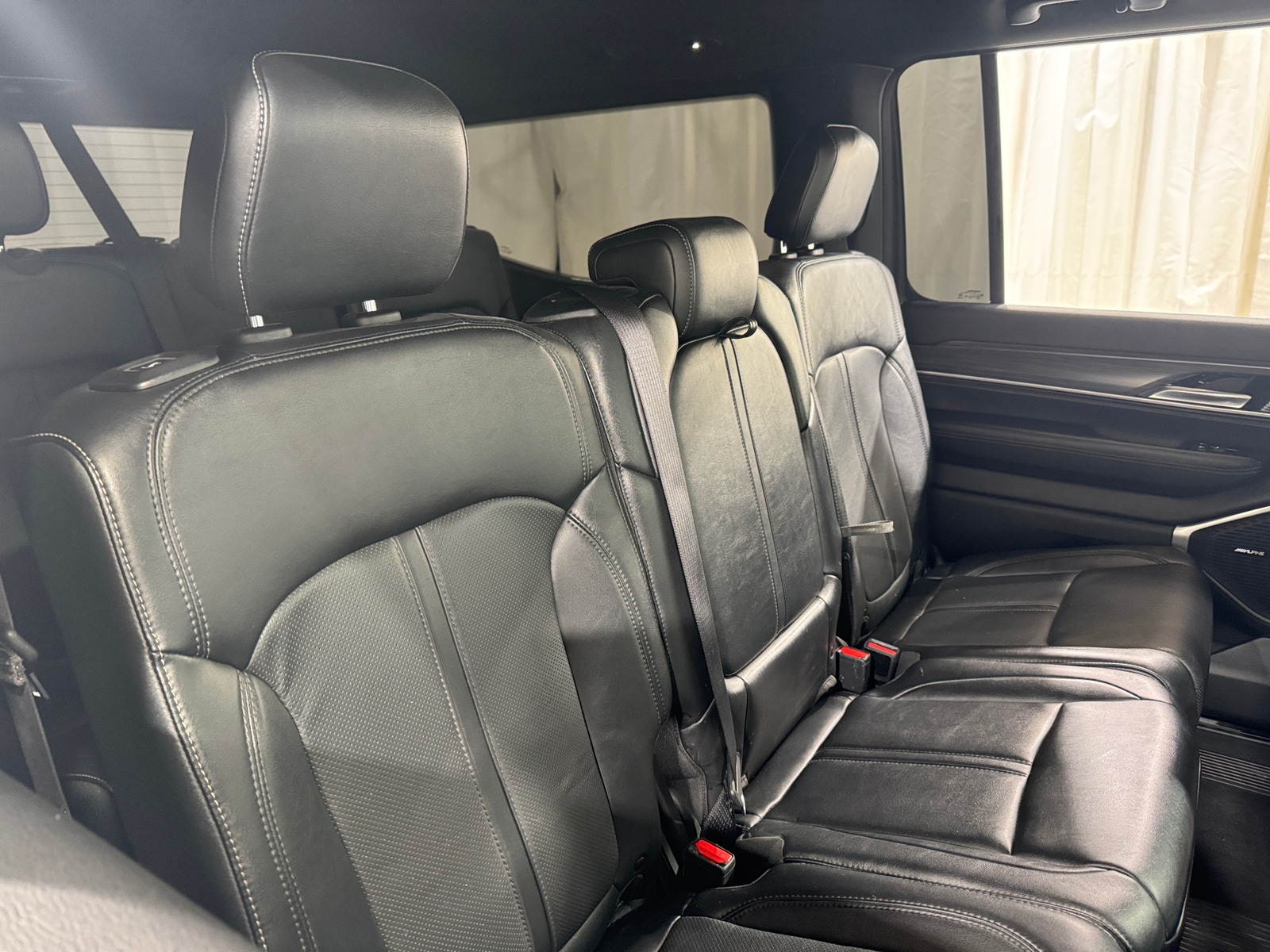 Thumbnail: 2023 Jeep Wagoneer - 5