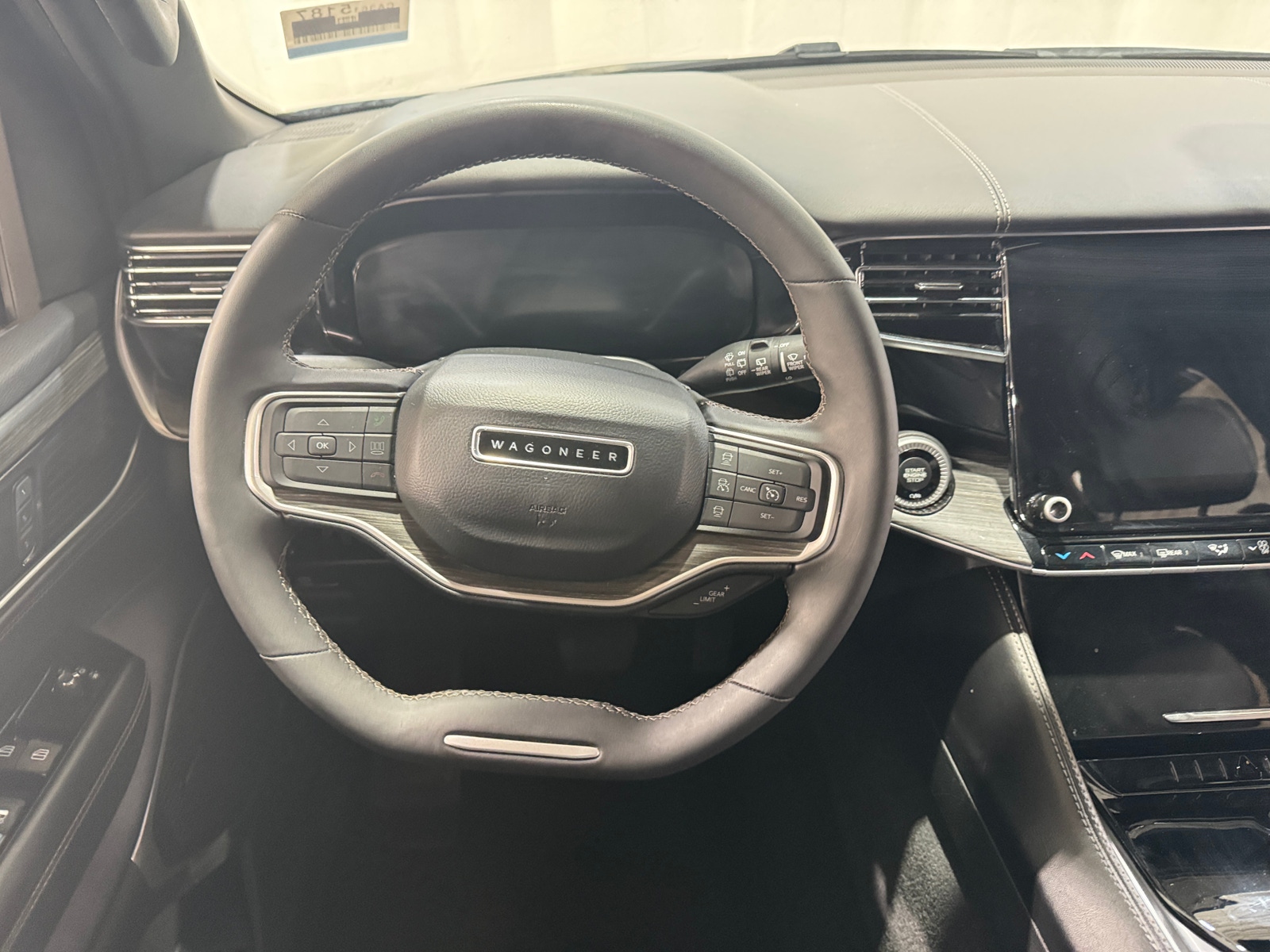 Thumbnail: 2023 Jeep Wagoneer - 4