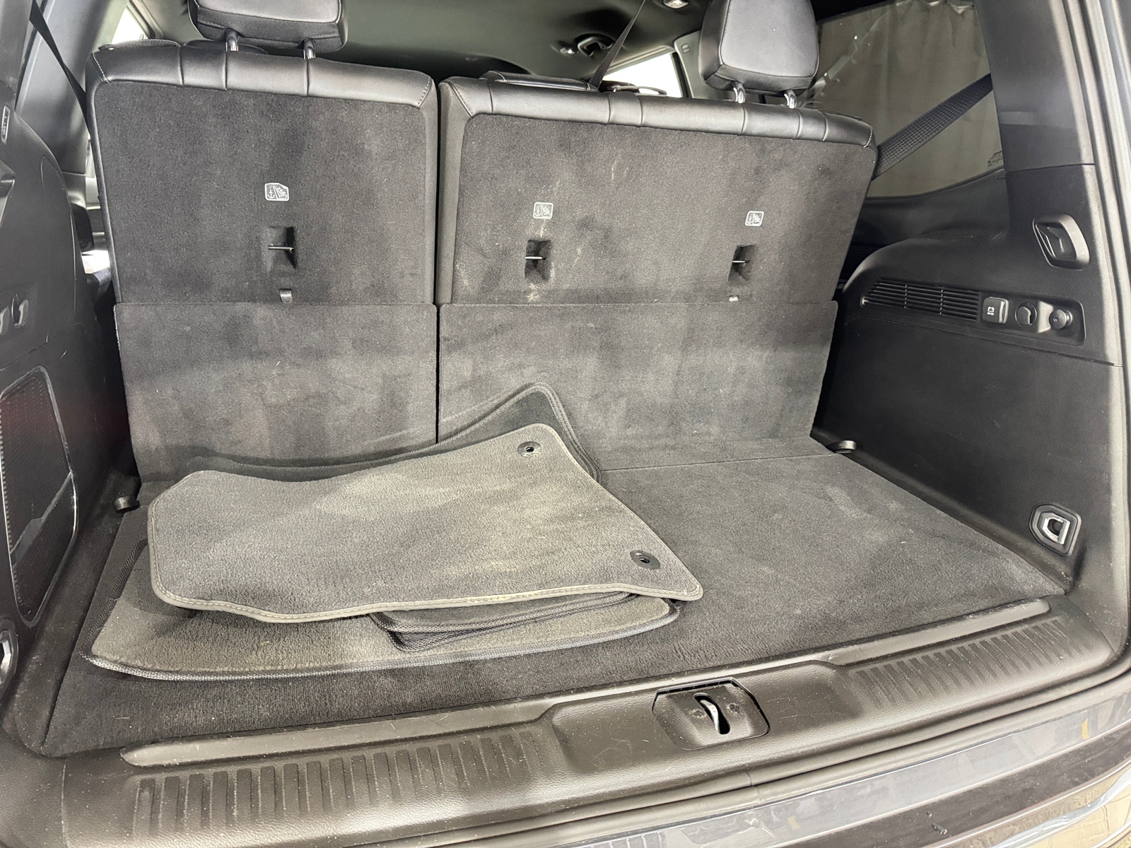 Thumbnail: 2023 Jeep Wagoneer - 6