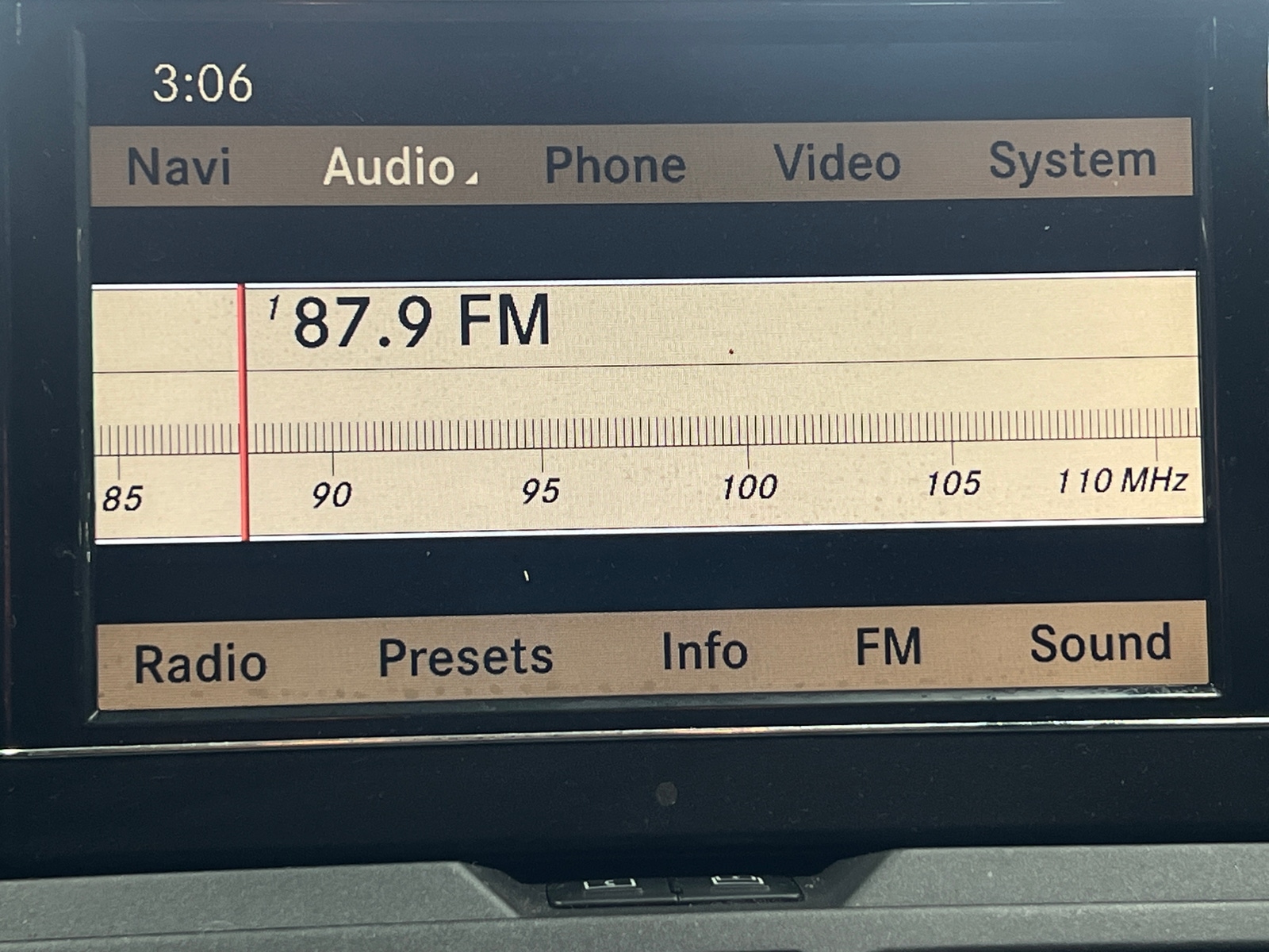 Thumbnail: 2010 Mercedes-Benz C-Class - 3