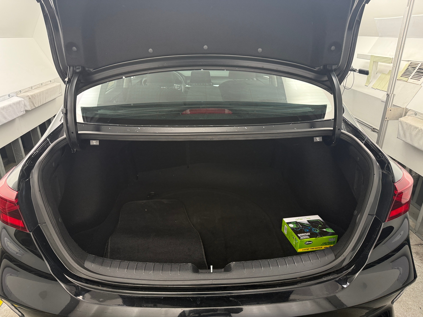 Thumbnail: 2023 Kia Forte - 7