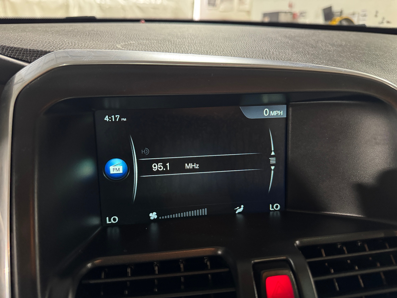 Thumbnail: 2015 Volvo XC60 - 3