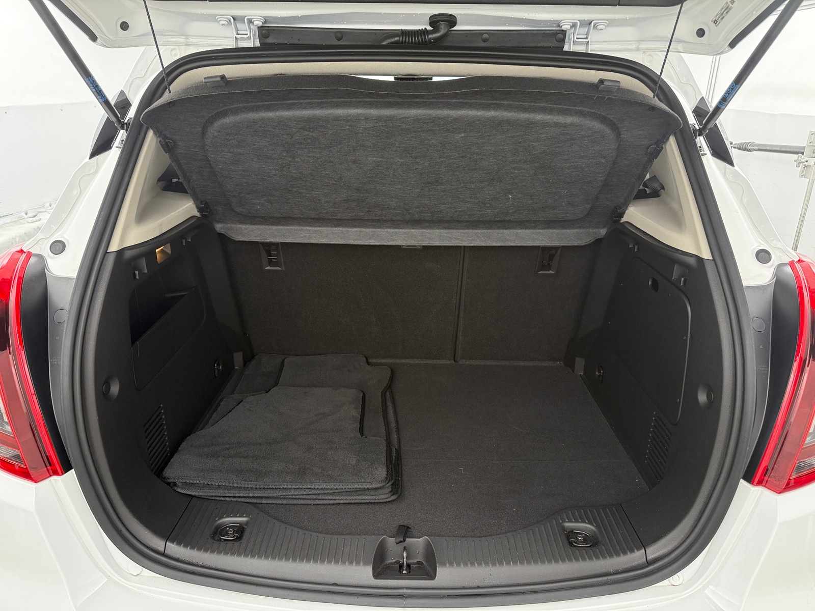 Thumbnail: 2017 Buick Encore - 6