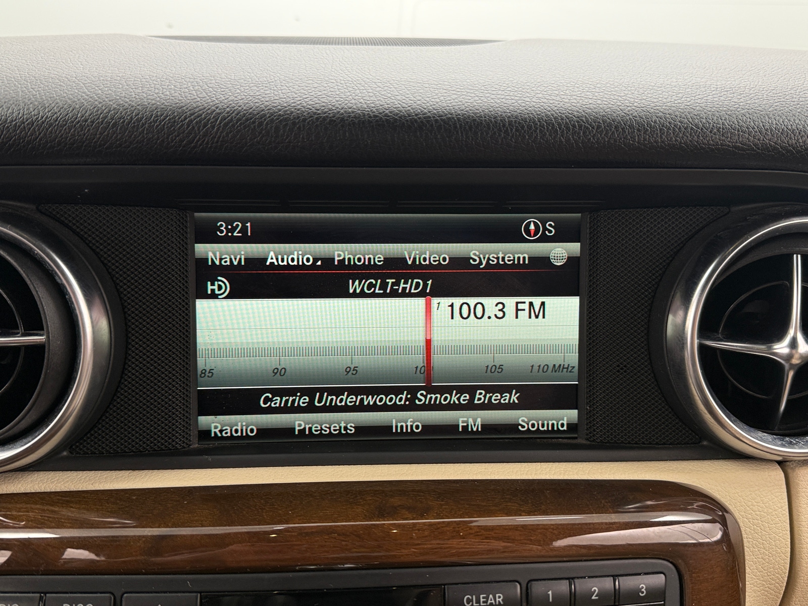 Thumbnail: 2015 Mercedes-Benz SLK - 3