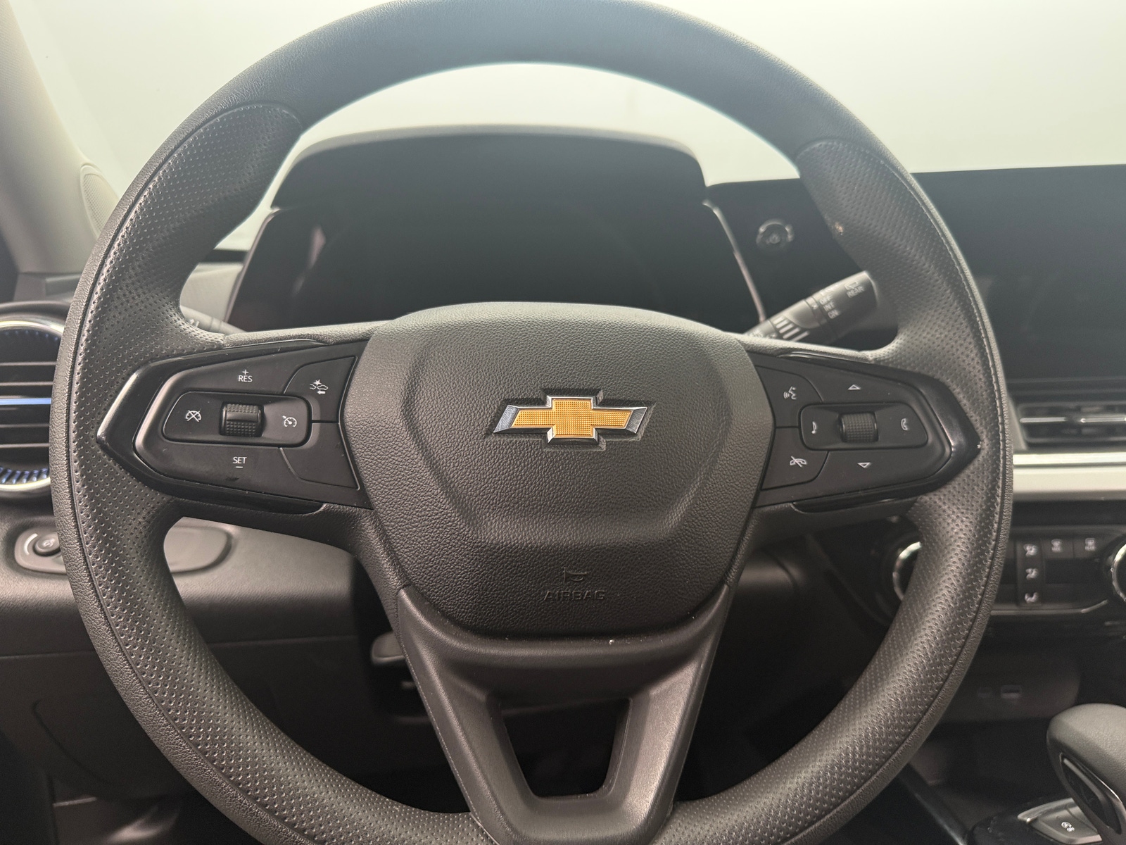 Thumbnail: 2025 Chevrolet Trax - 5