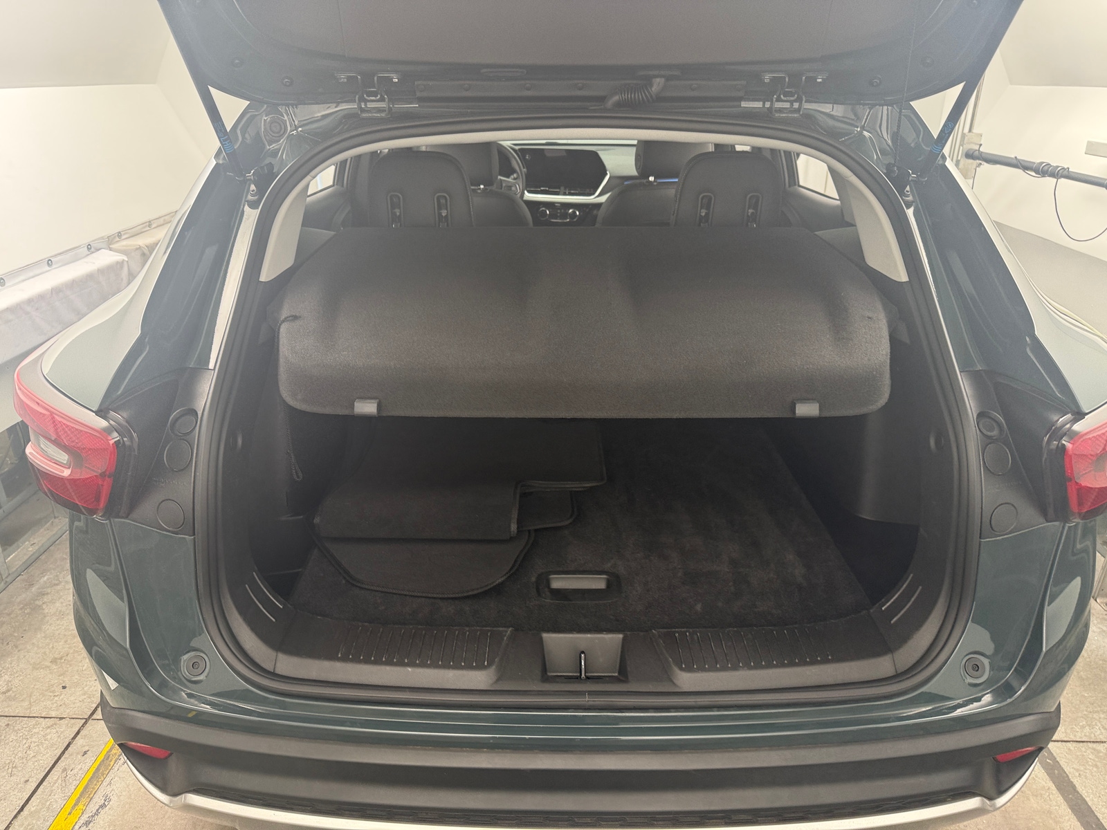 Thumbnail: 2025 Chevrolet Trax - 7