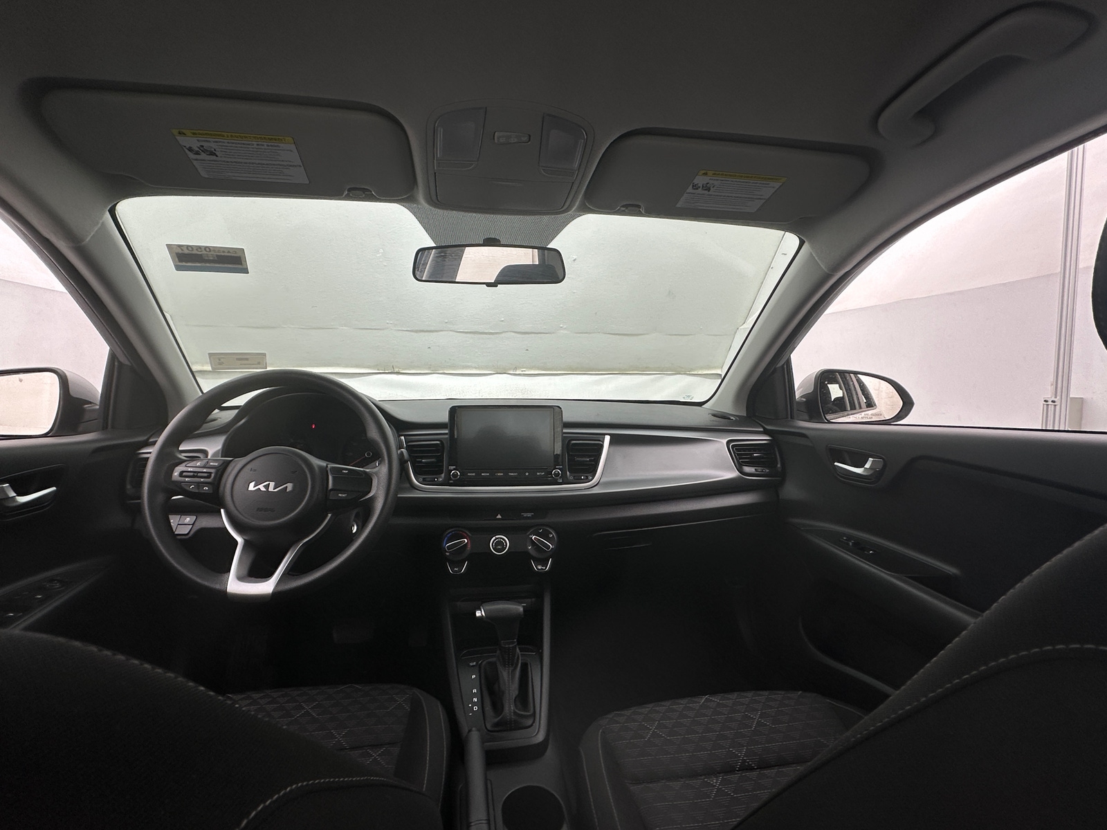 Thumbnail: 2023 Kia Rio - 3