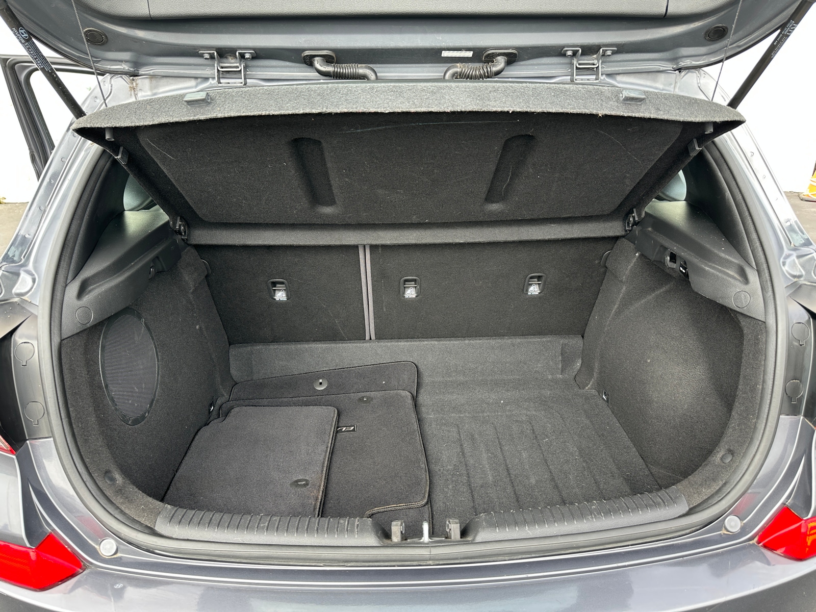 Thumbnail: 2018 Hyundai Elantra - 6