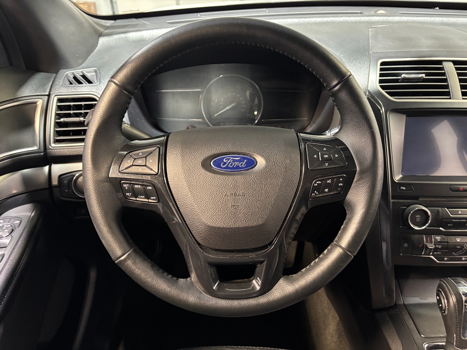 Thumbnail: 2018 Ford Explorer - 4