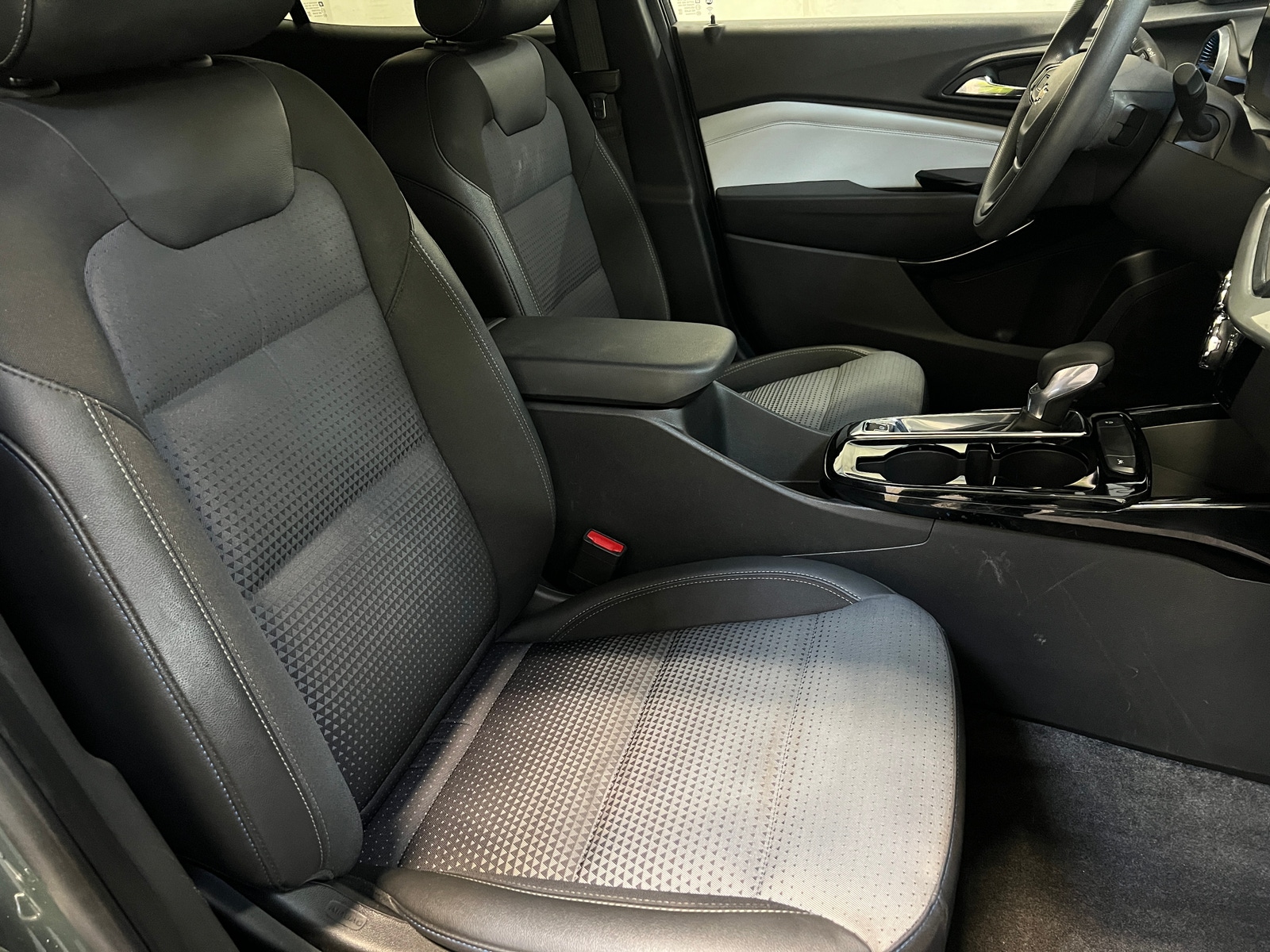 Thumbnail: 2025 Chevrolet Trax - 2