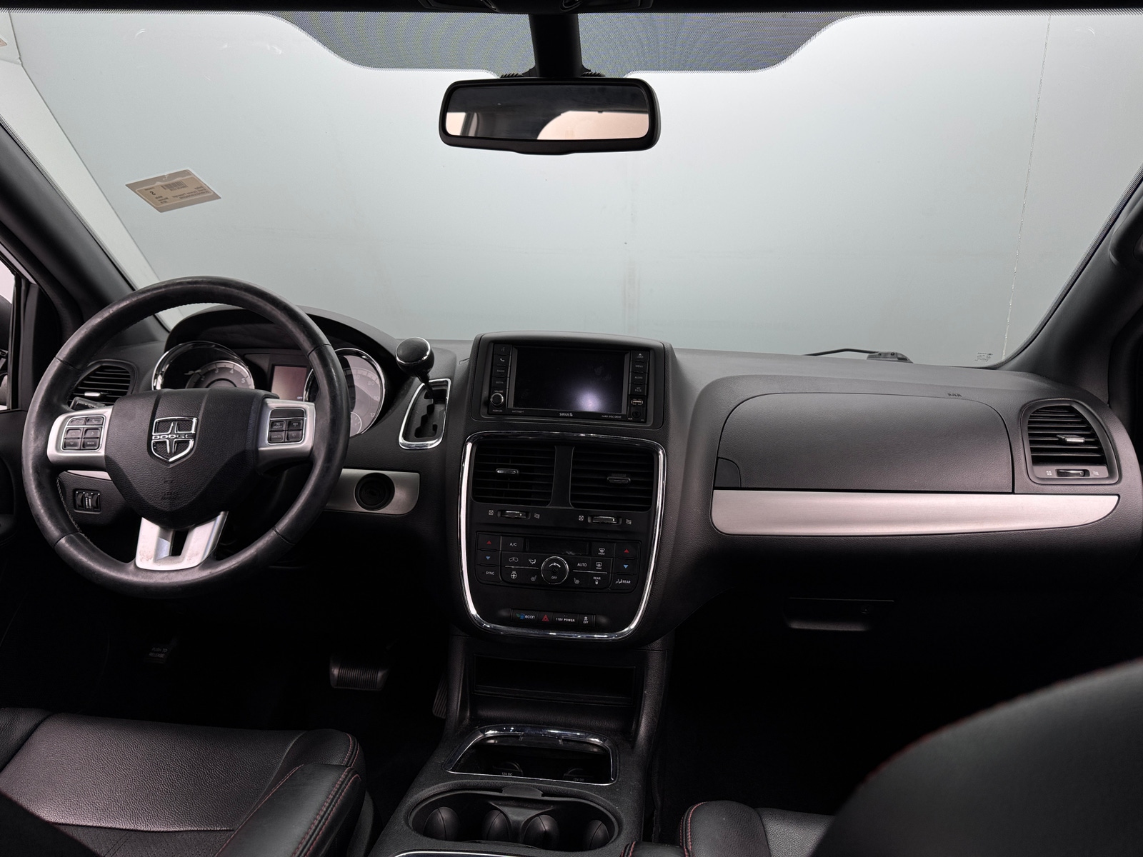 Thumbnail: 2019 Dodge Grand Caravan - 2