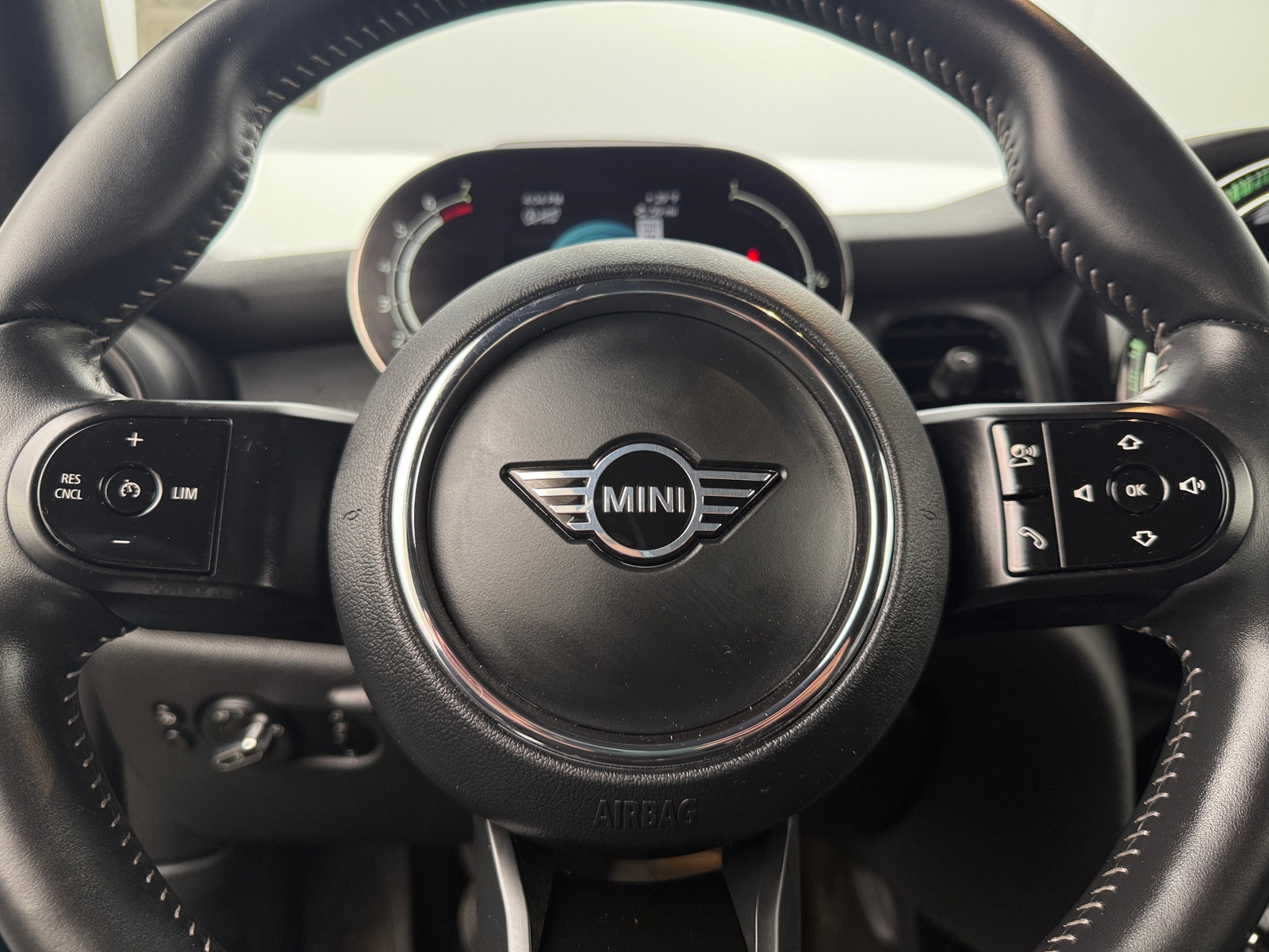 Thumbnail: 2024 MINI Cooper Convertible - 4