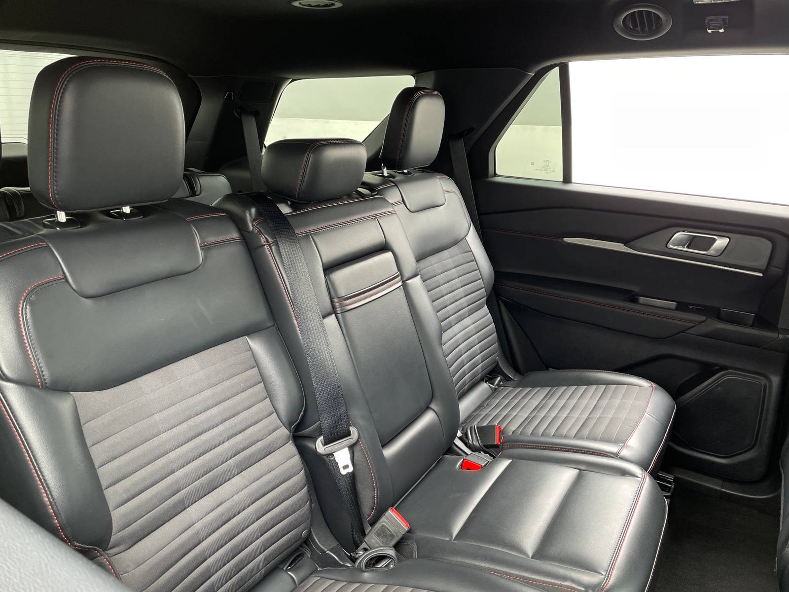 Thumbnail: 2025 Ford Explorer - 5