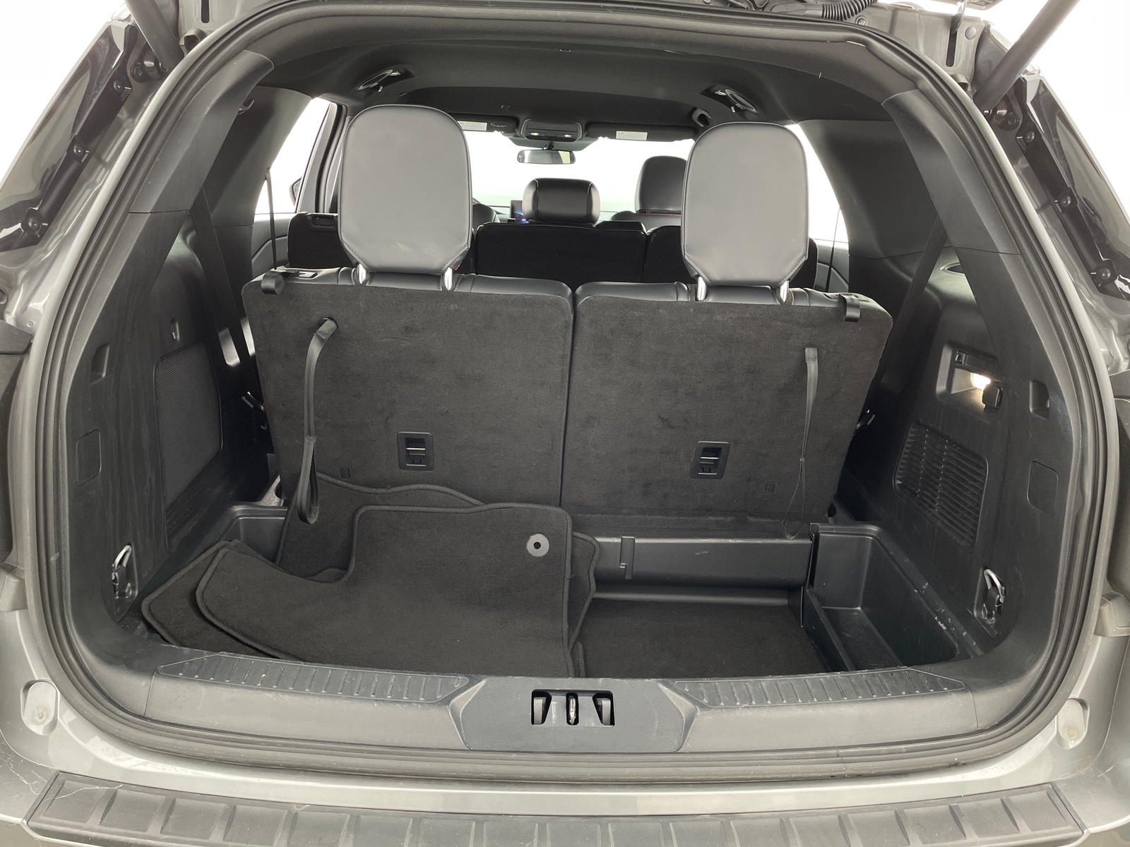 Thumbnail: 2025 Ford Explorer - 6