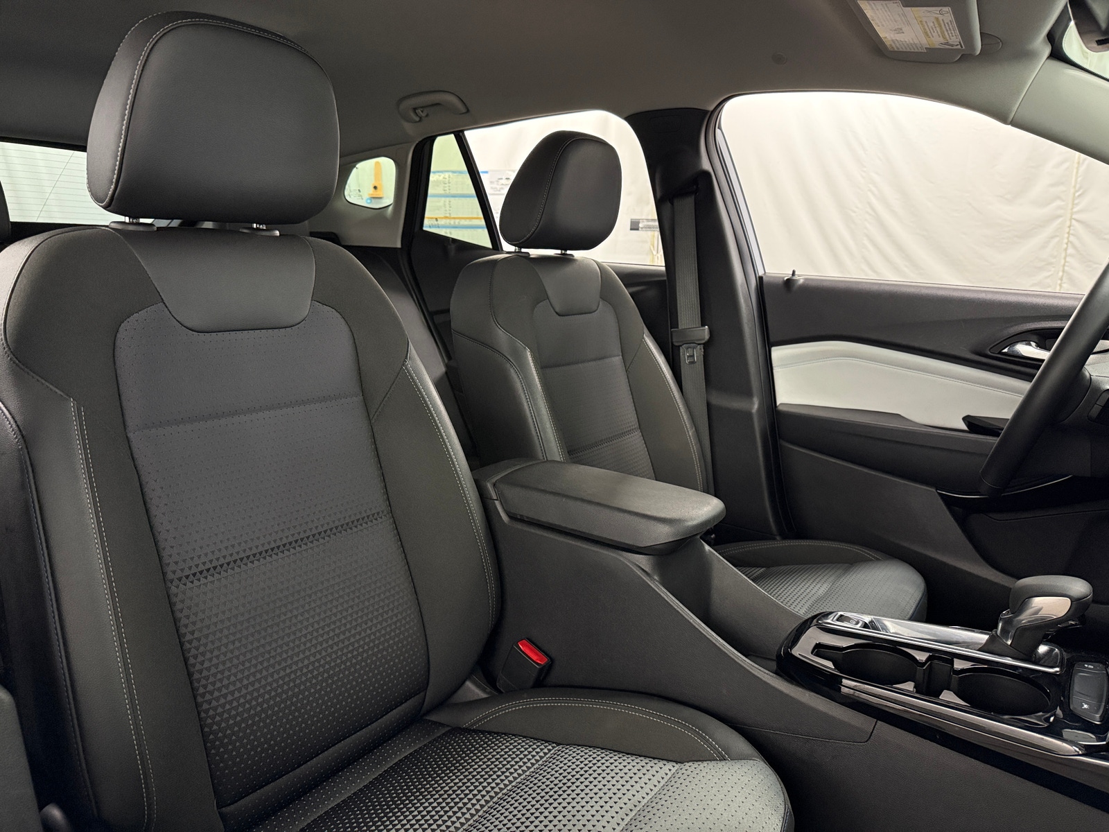 Thumbnail: 2025 Chevrolet Trax - 2