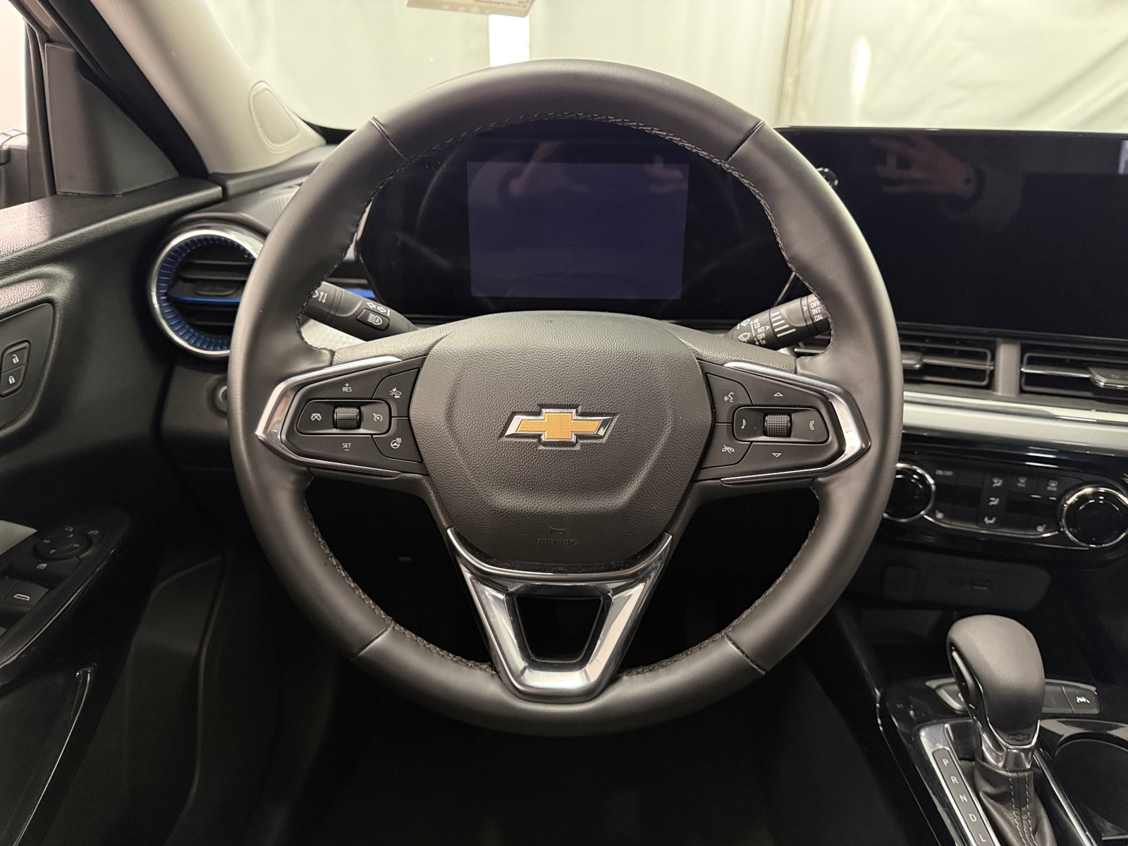 Thumbnail: 2025 Chevrolet Trax - 5