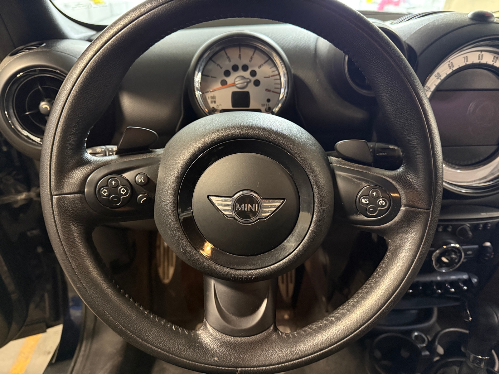 Thumbnail: 2014 MINI Cooper Countryman - 4