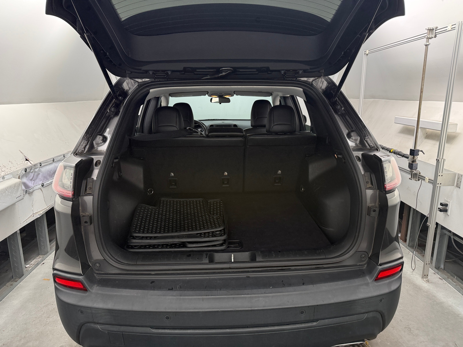 Thumbnail: 2019 Jeep Cherokee - 7