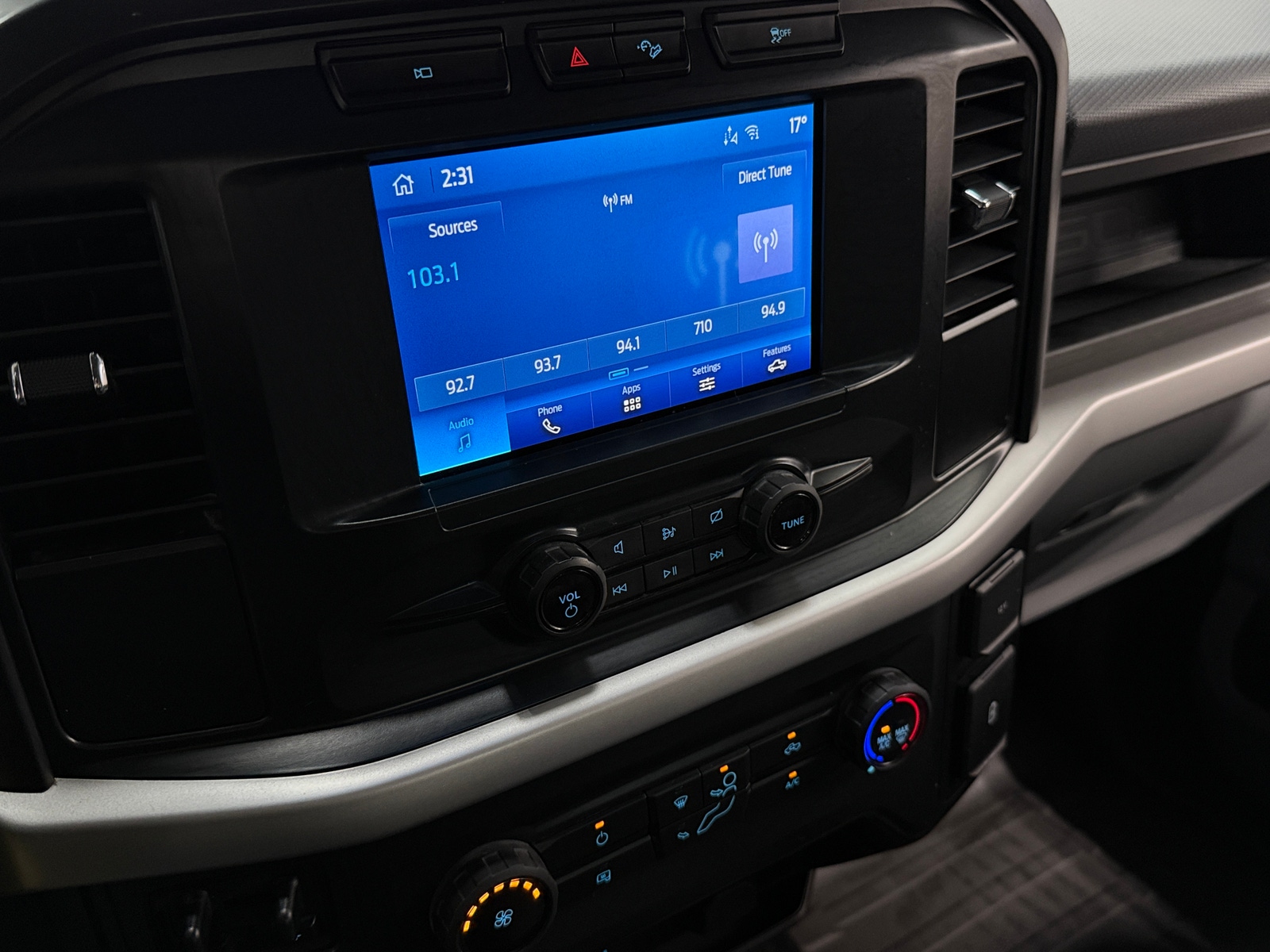 Thumbnail: 2022 Ford Econoline - 4