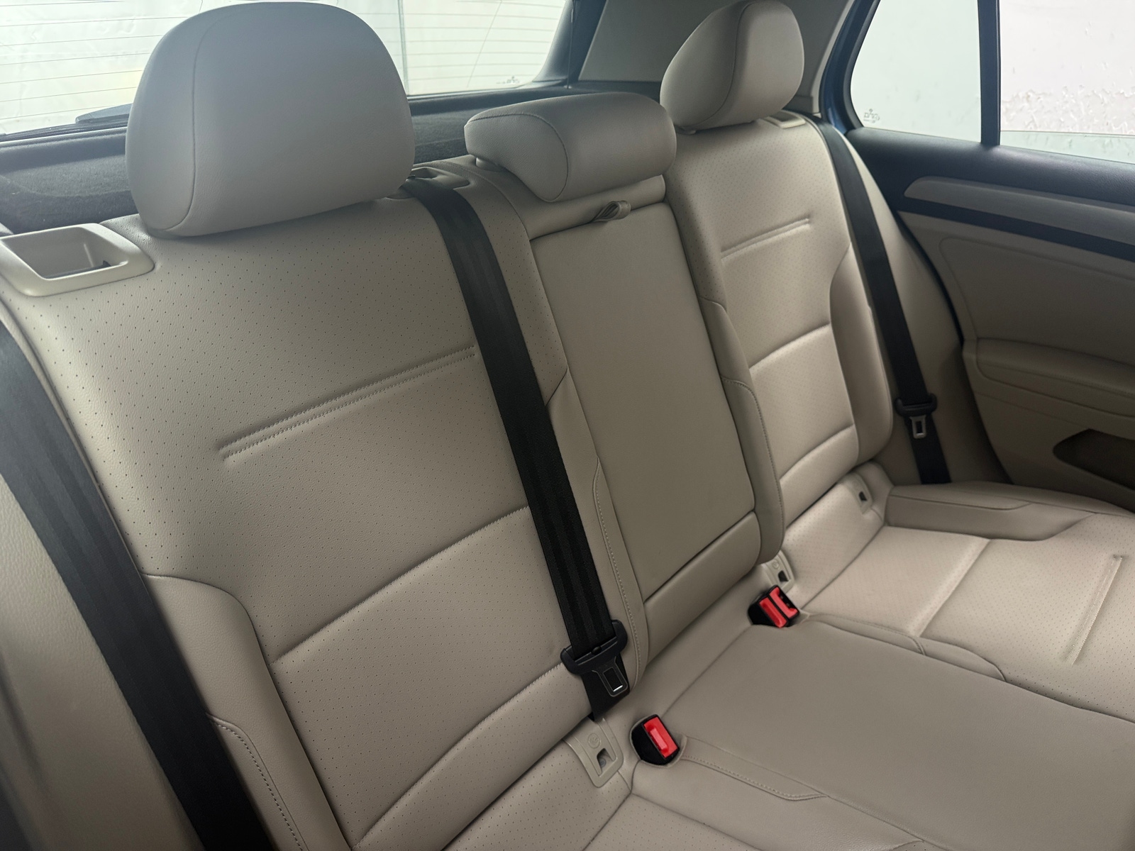 Thumbnail: 2017 Volkswagen Golf - 6