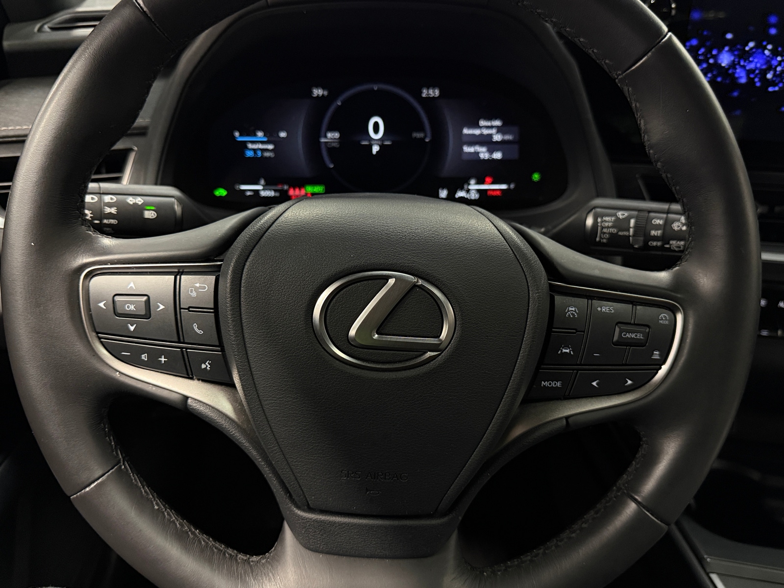 Thumbnail: 2025 Lexus UX - 4