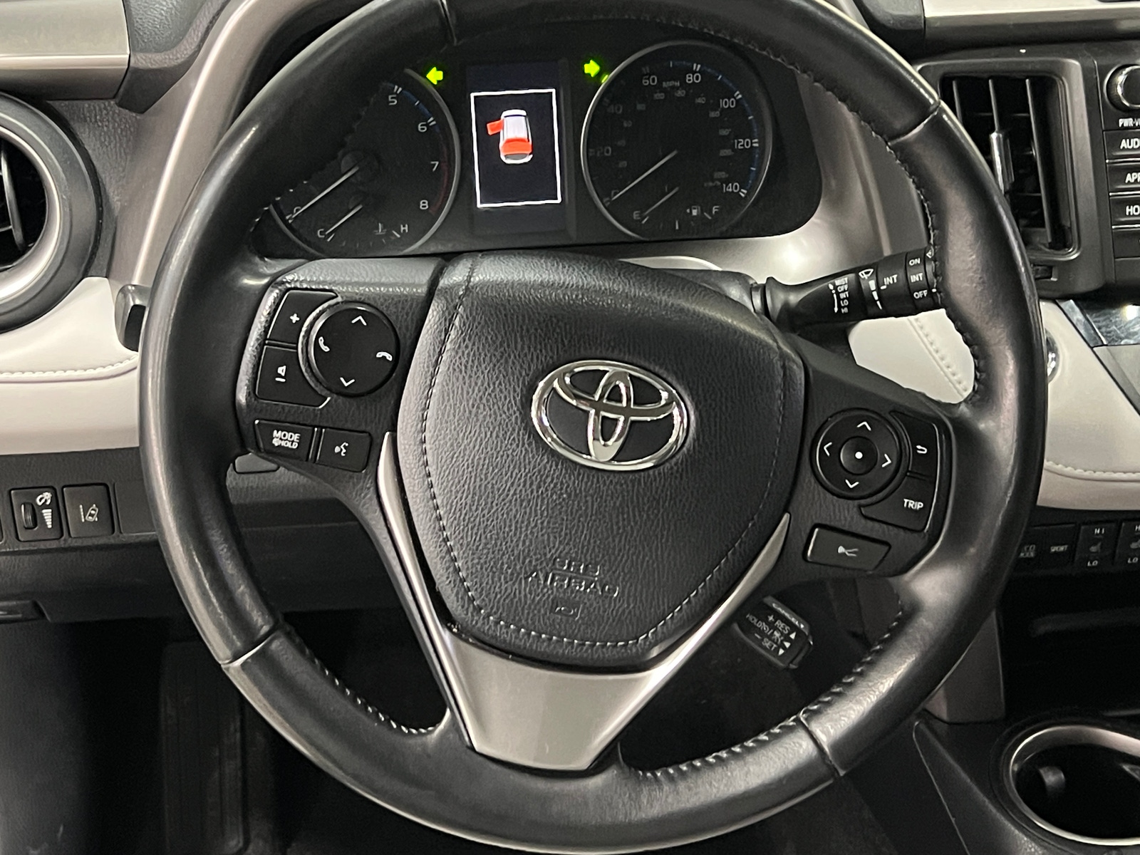 Thumbnail: 2018 Toyota RAV4 - 5