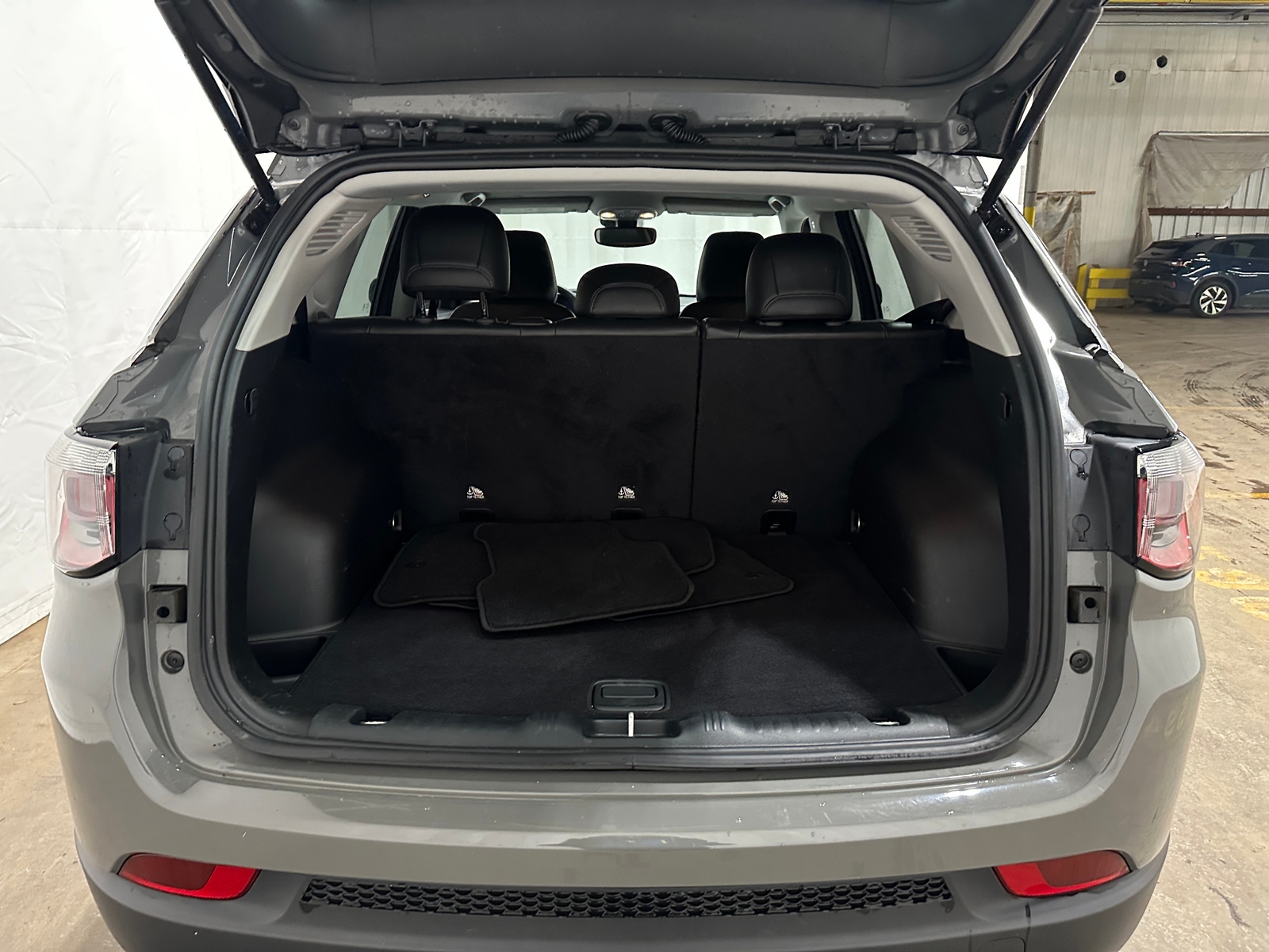 Thumbnail: 2022 Jeep Compass - 6