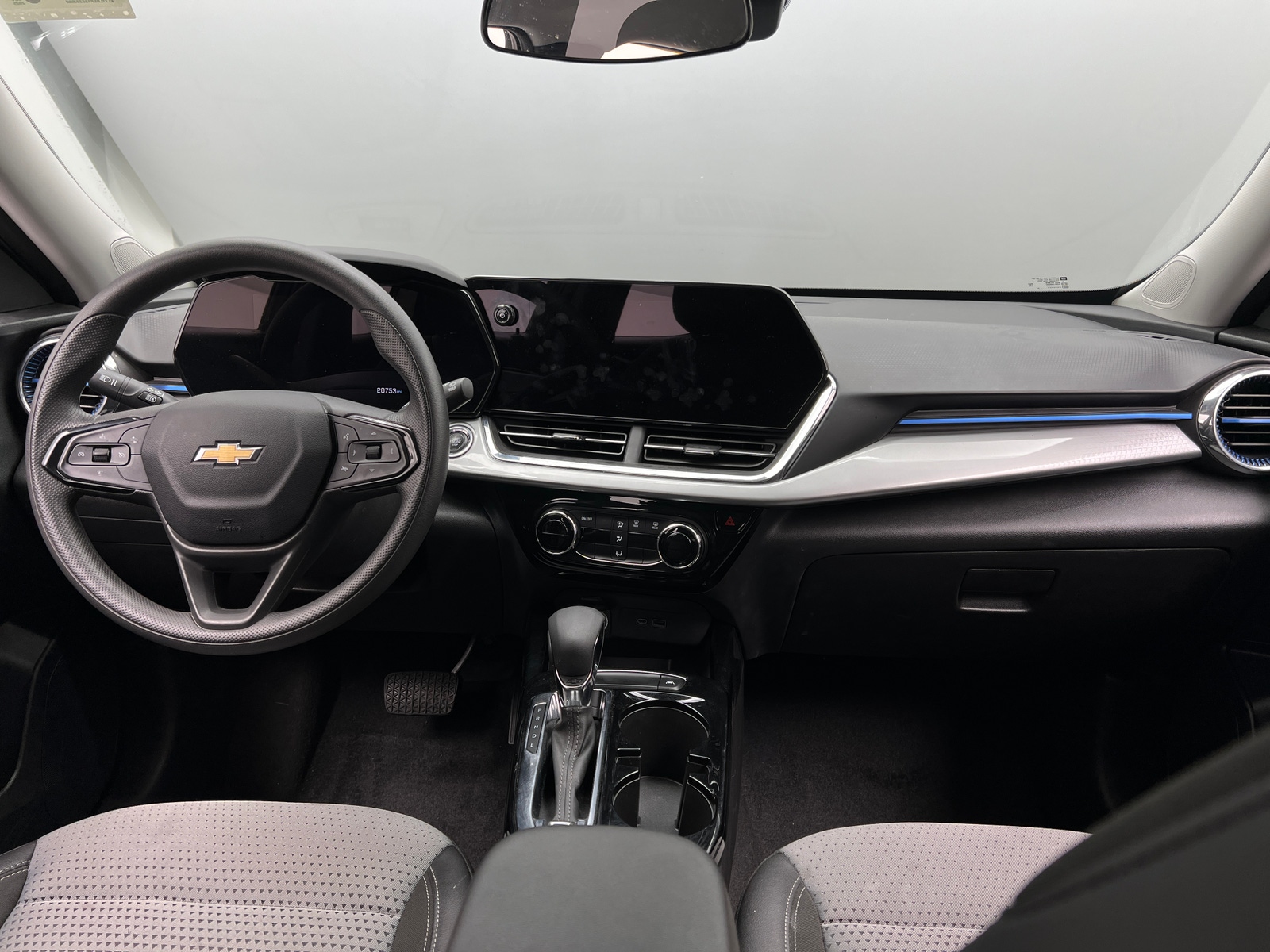 Thumbnail: 2025 Chevrolet Trax - 3