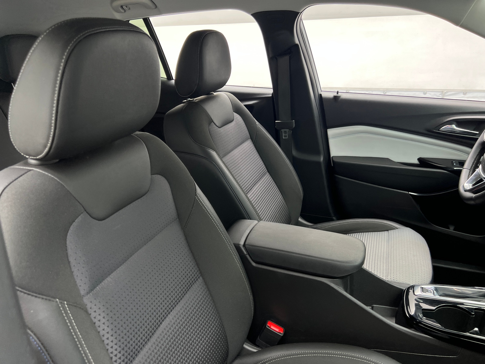 Thumbnail: 2025 Chevrolet Trax - 2