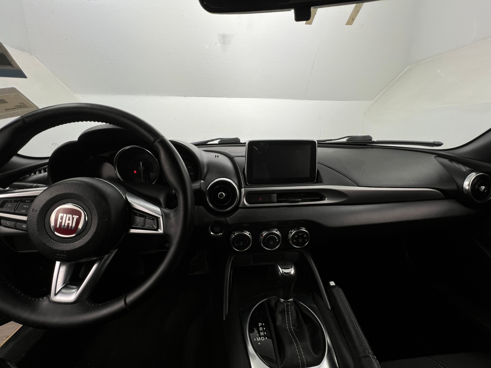 Thumbnail: 2017 Fiat 124 Spider - 3