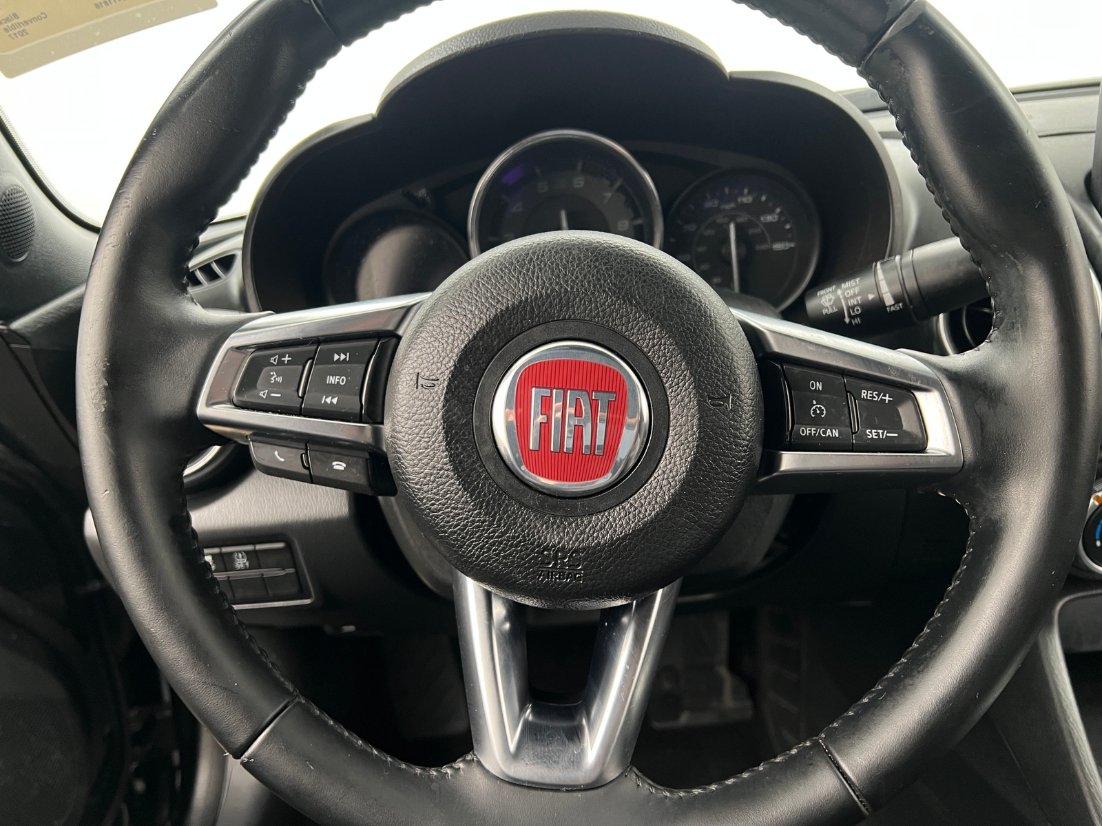 Thumbnail: 2017 Fiat 124 Spider - 5