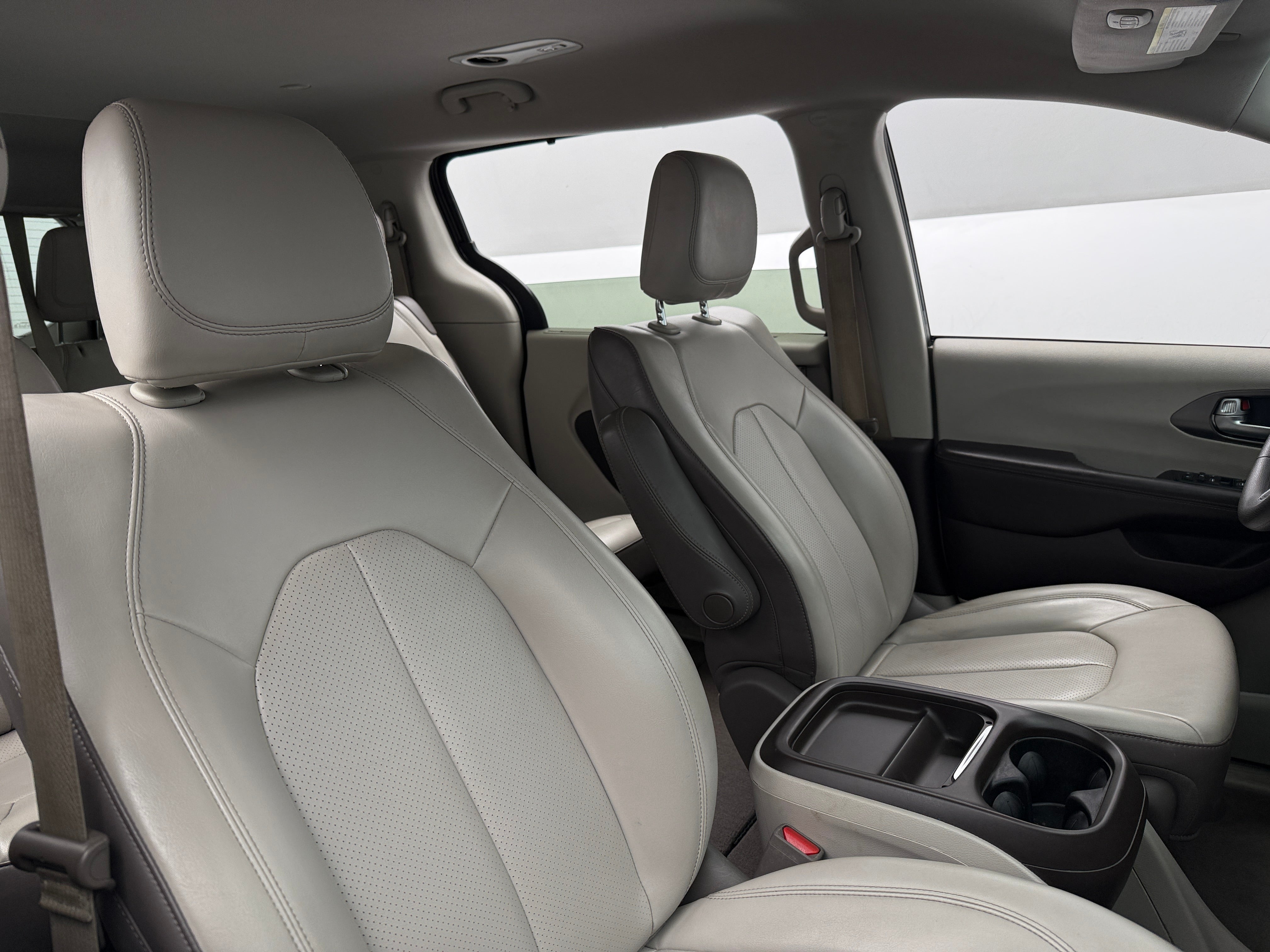 2020 Chrysler Voyager