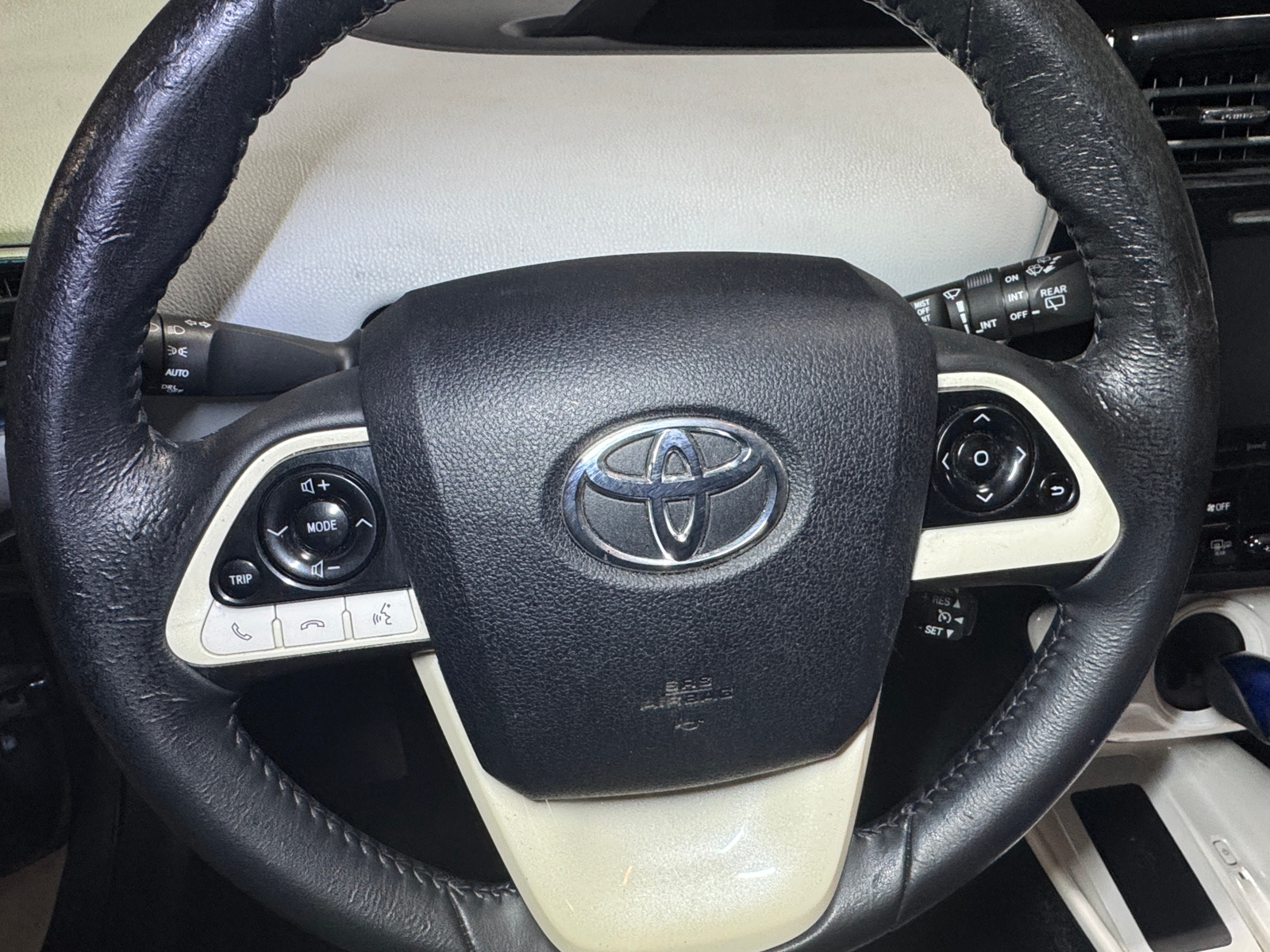 Thumbnail: 2016 Toyota Prius - 5
